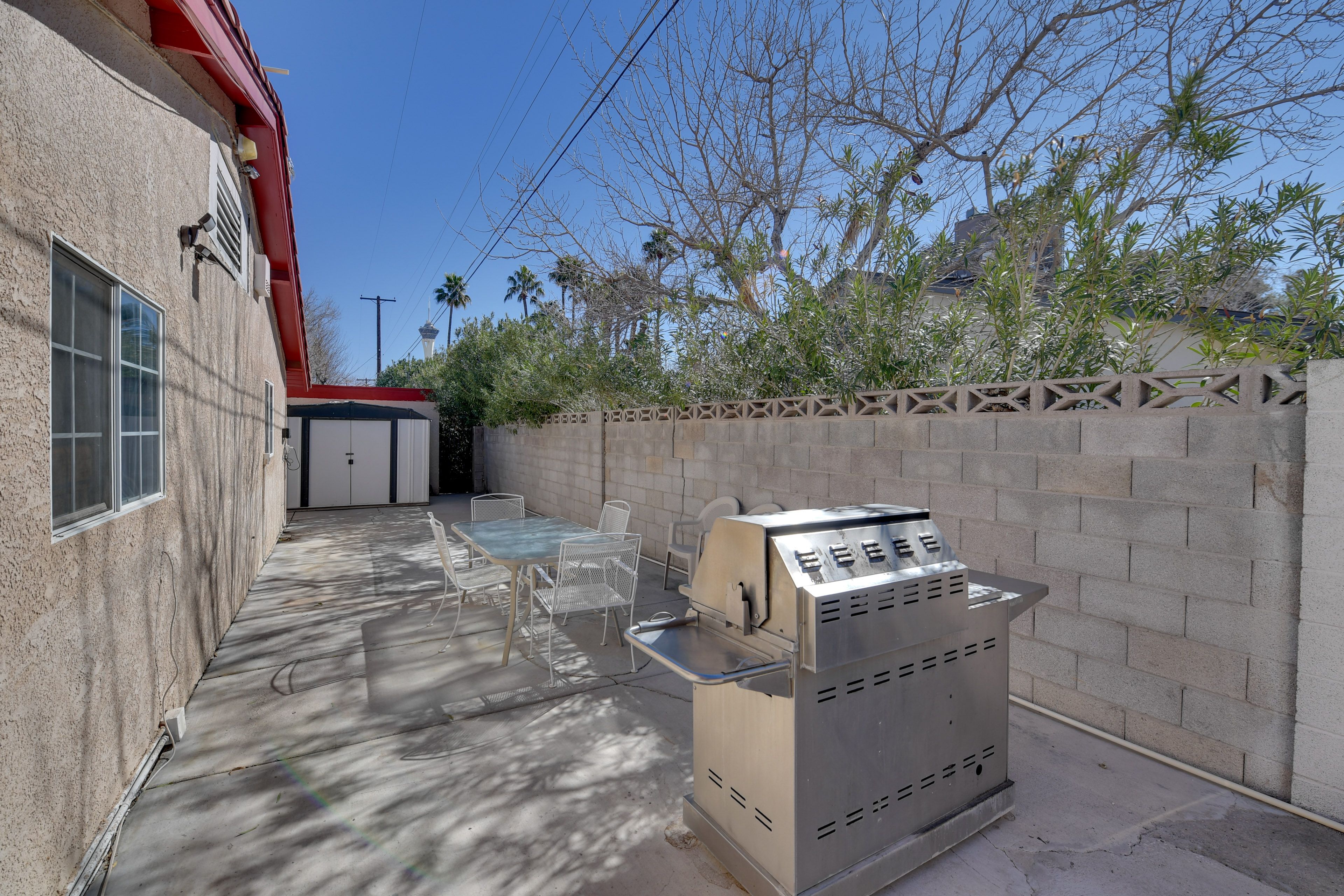 Patio | Gas Grill | Outdoor Dining Area