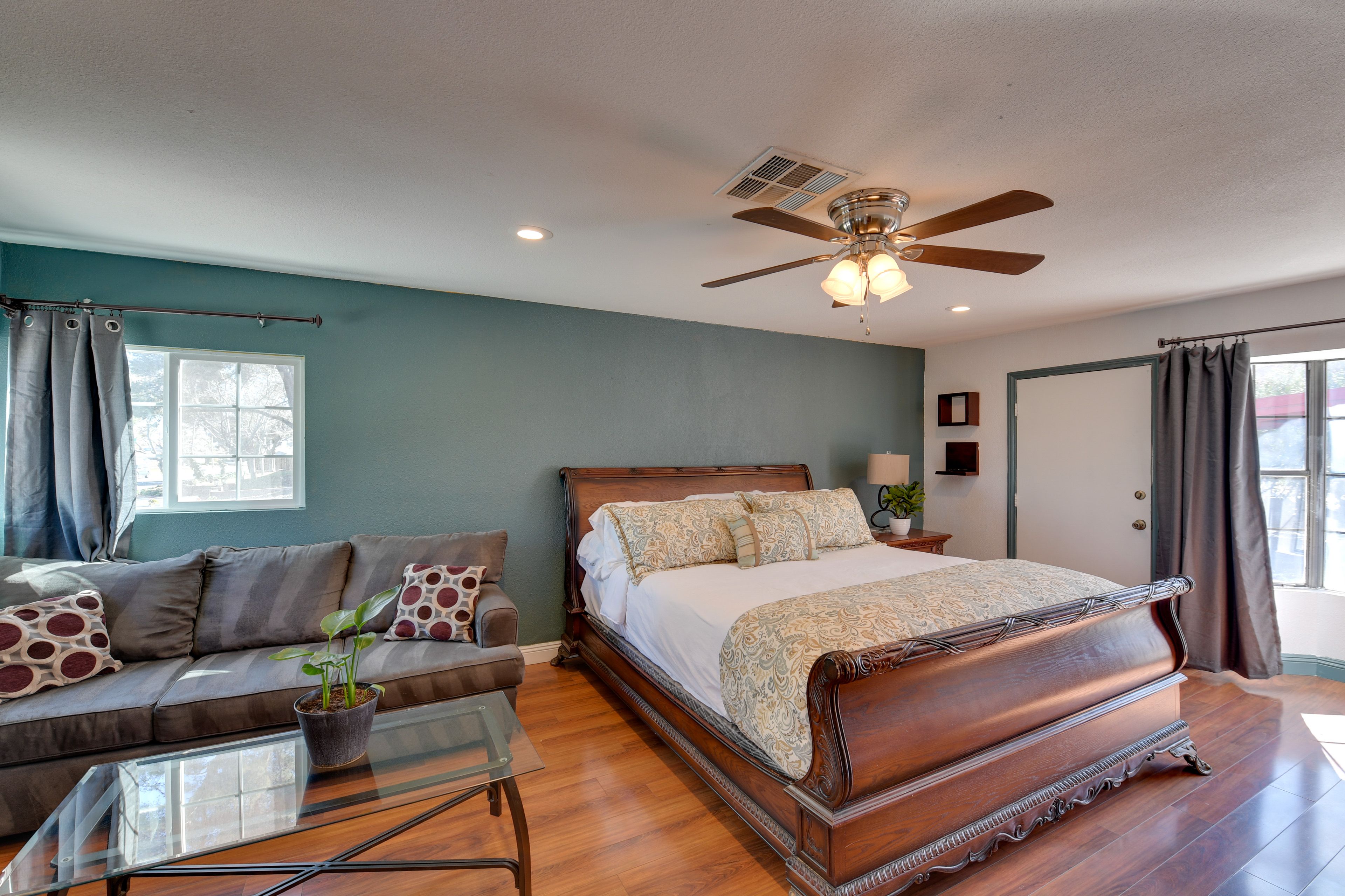 Bedroom 1 | King Bed | En-Suite Bathroom