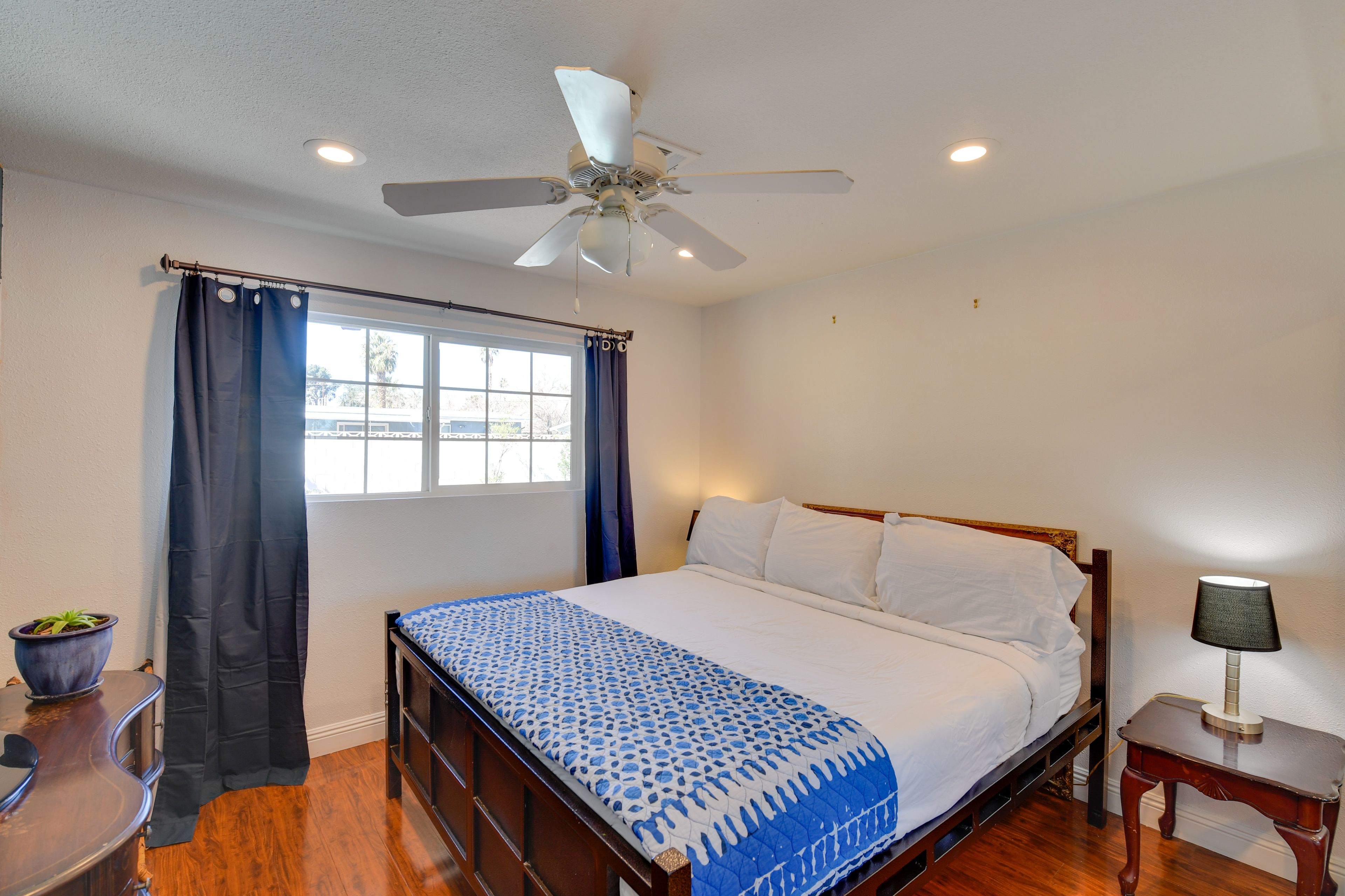 Bedroom 3 | Queen Bed