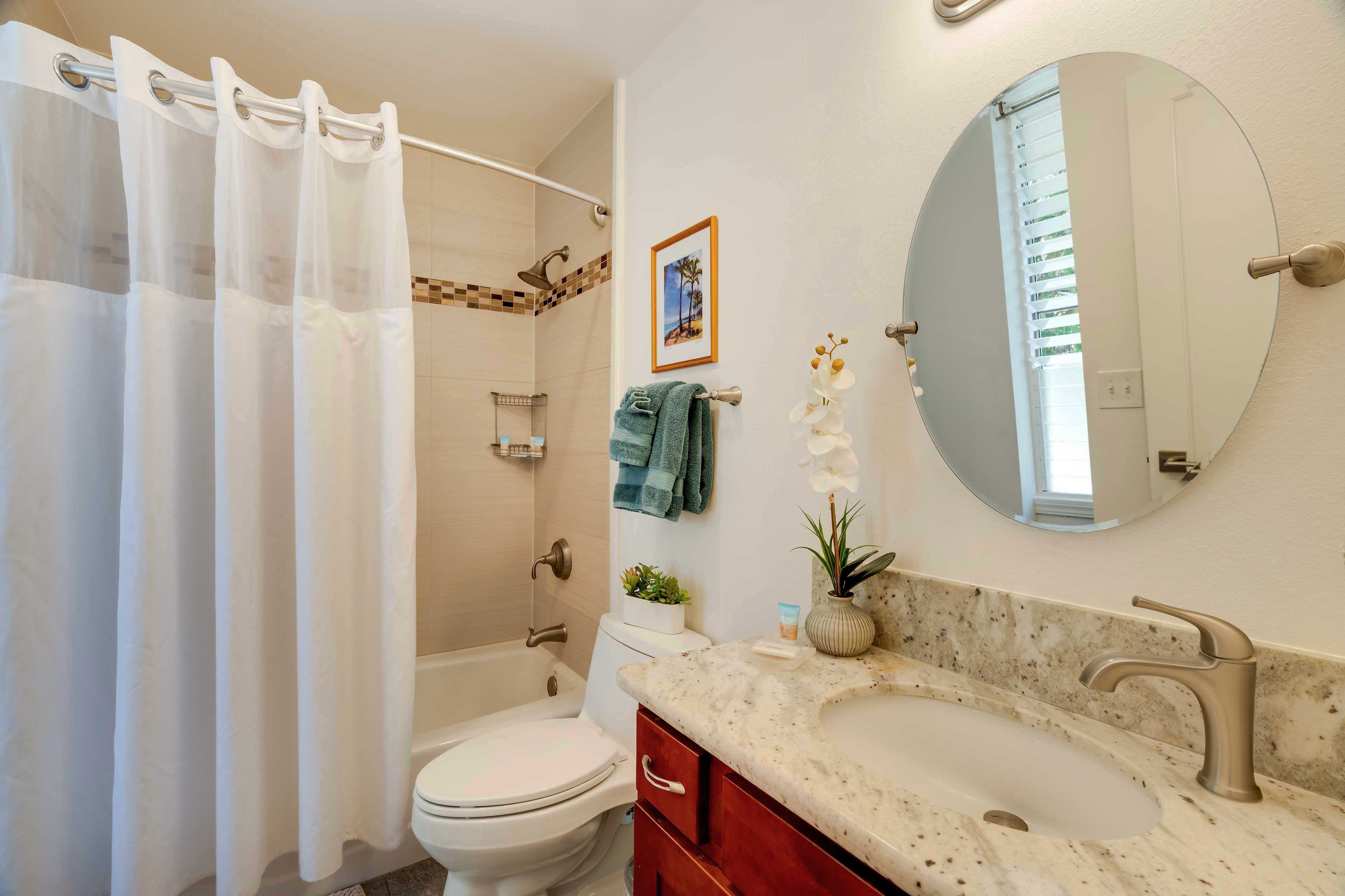 Full Bathroom | Complimentary Toiletries | Towels Provided | Washer & Dryer