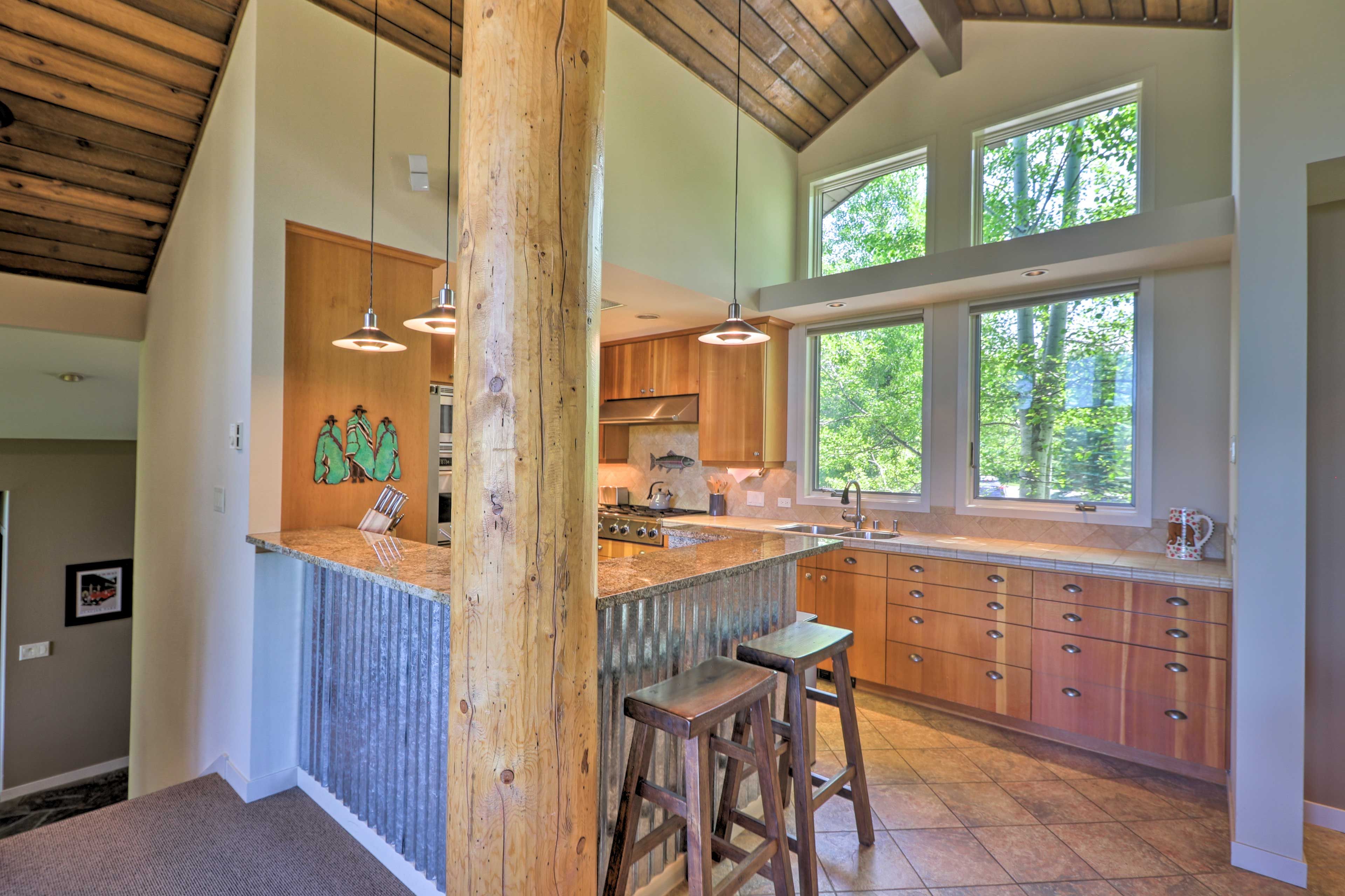 Kitchen | Breakfast Bar