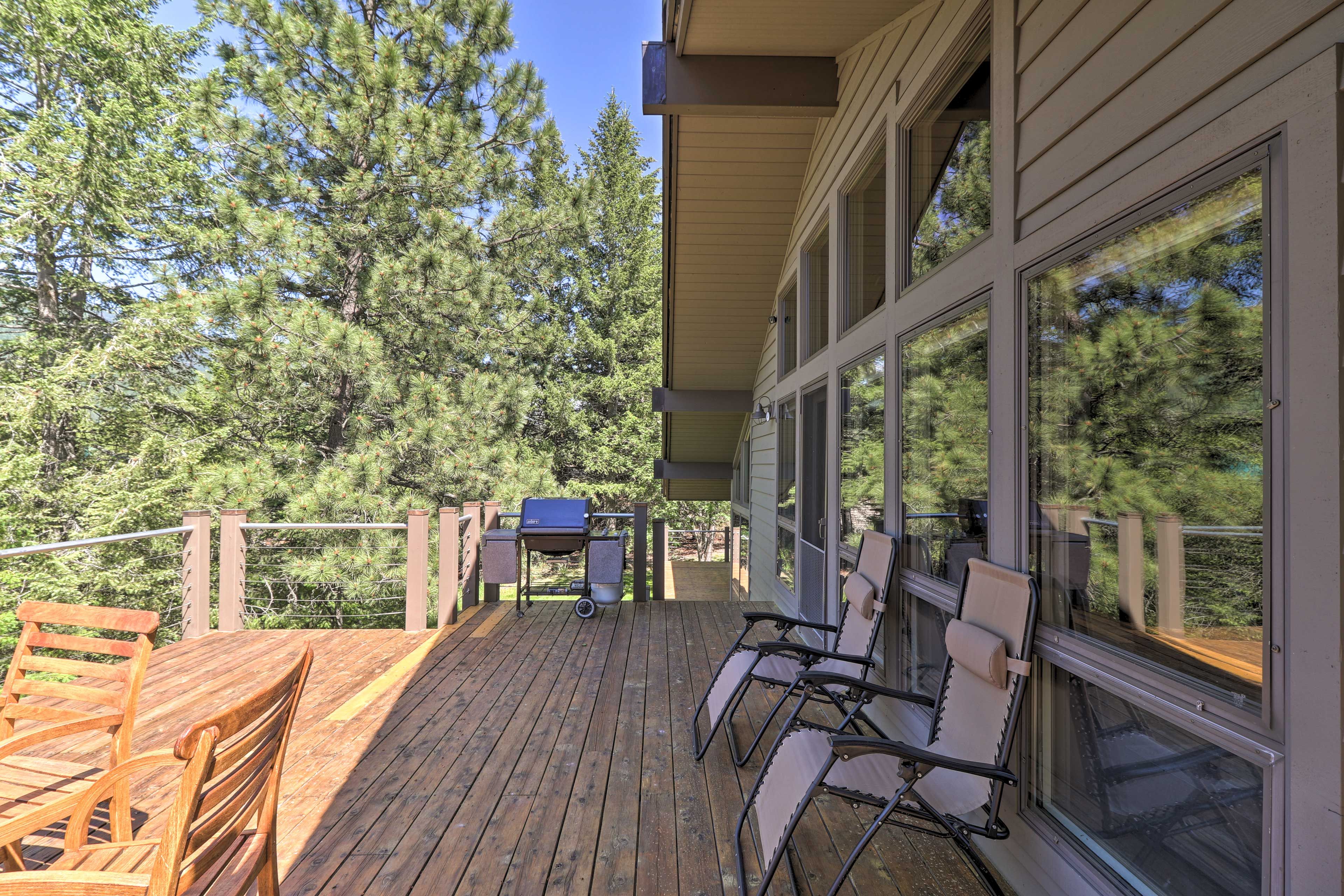 Private Deck | Gas Grill