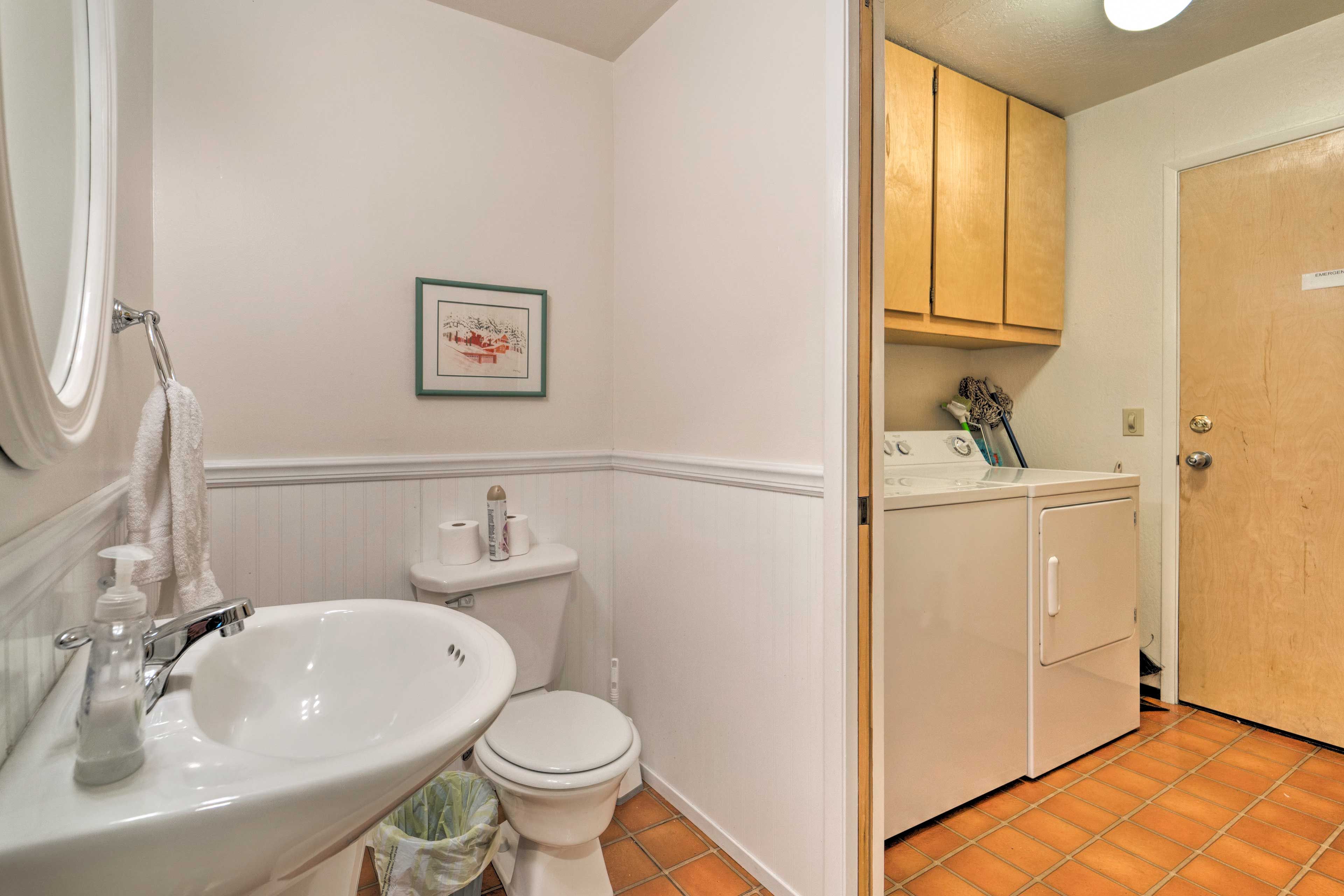 Half Bathroom | Main Level
