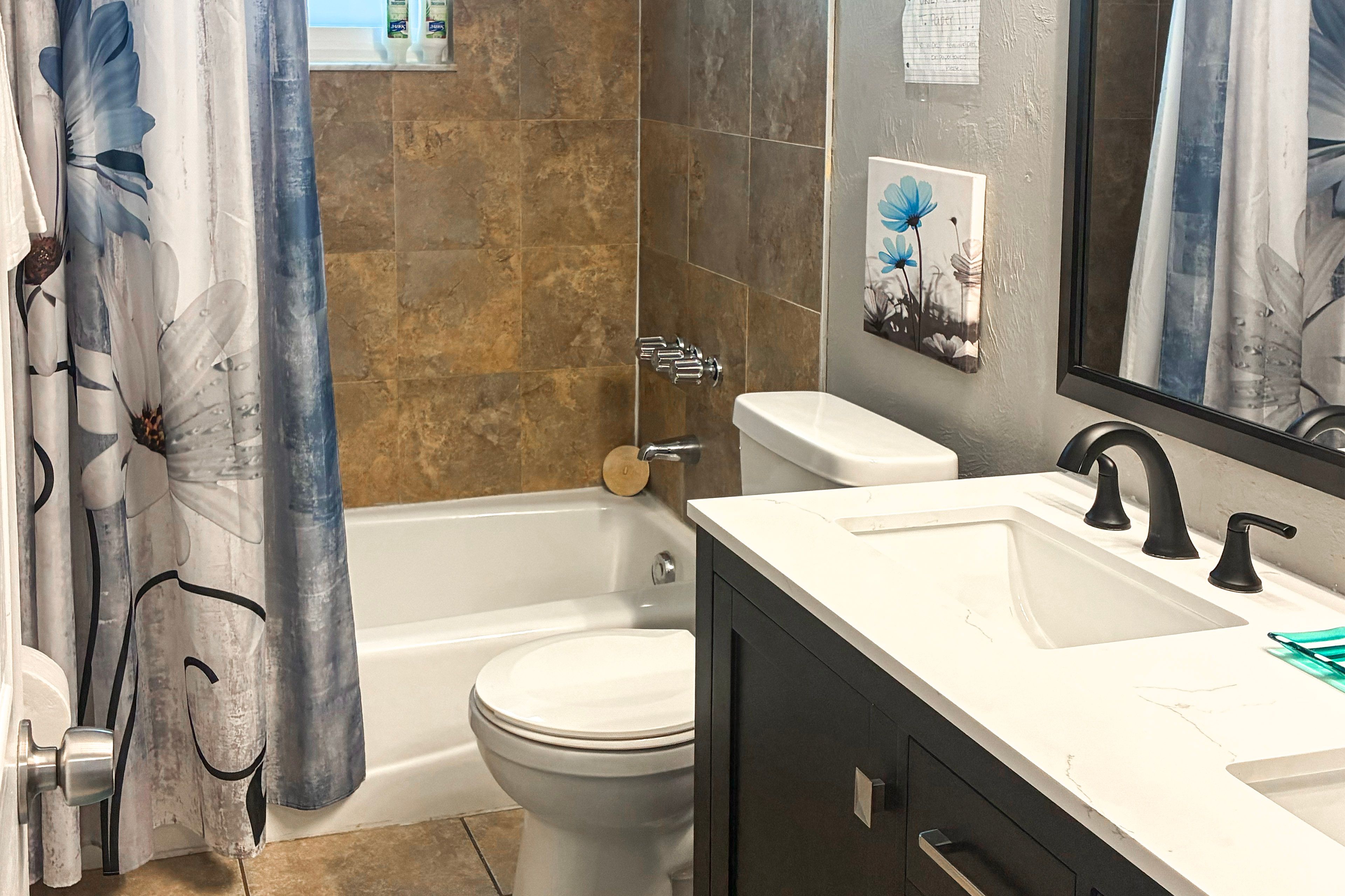 Full Bathroom | Linens & Towels | Complimentary Toiletries | Hair Dryer
