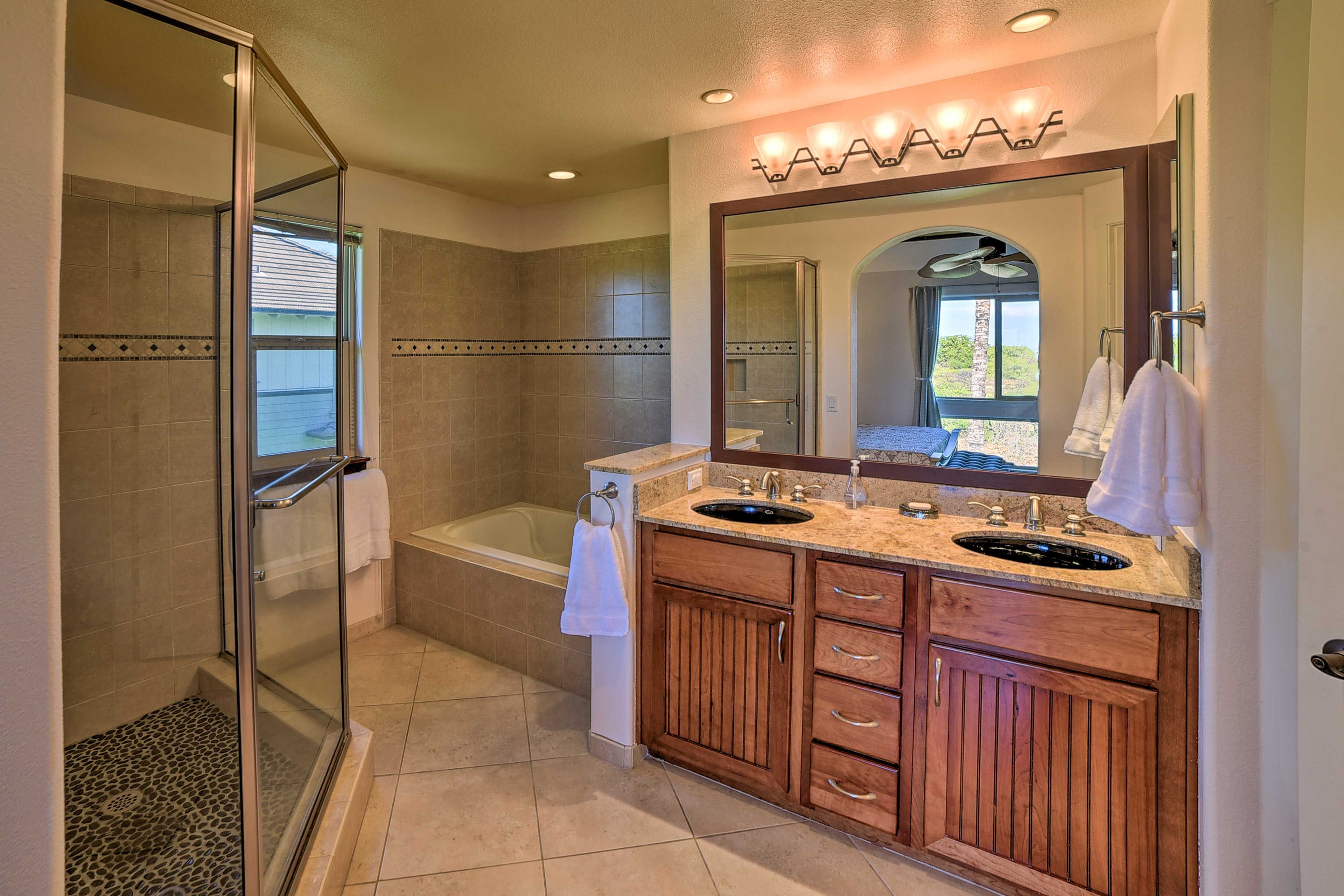 En-Suite Bathroom | Complimentary Toiletries