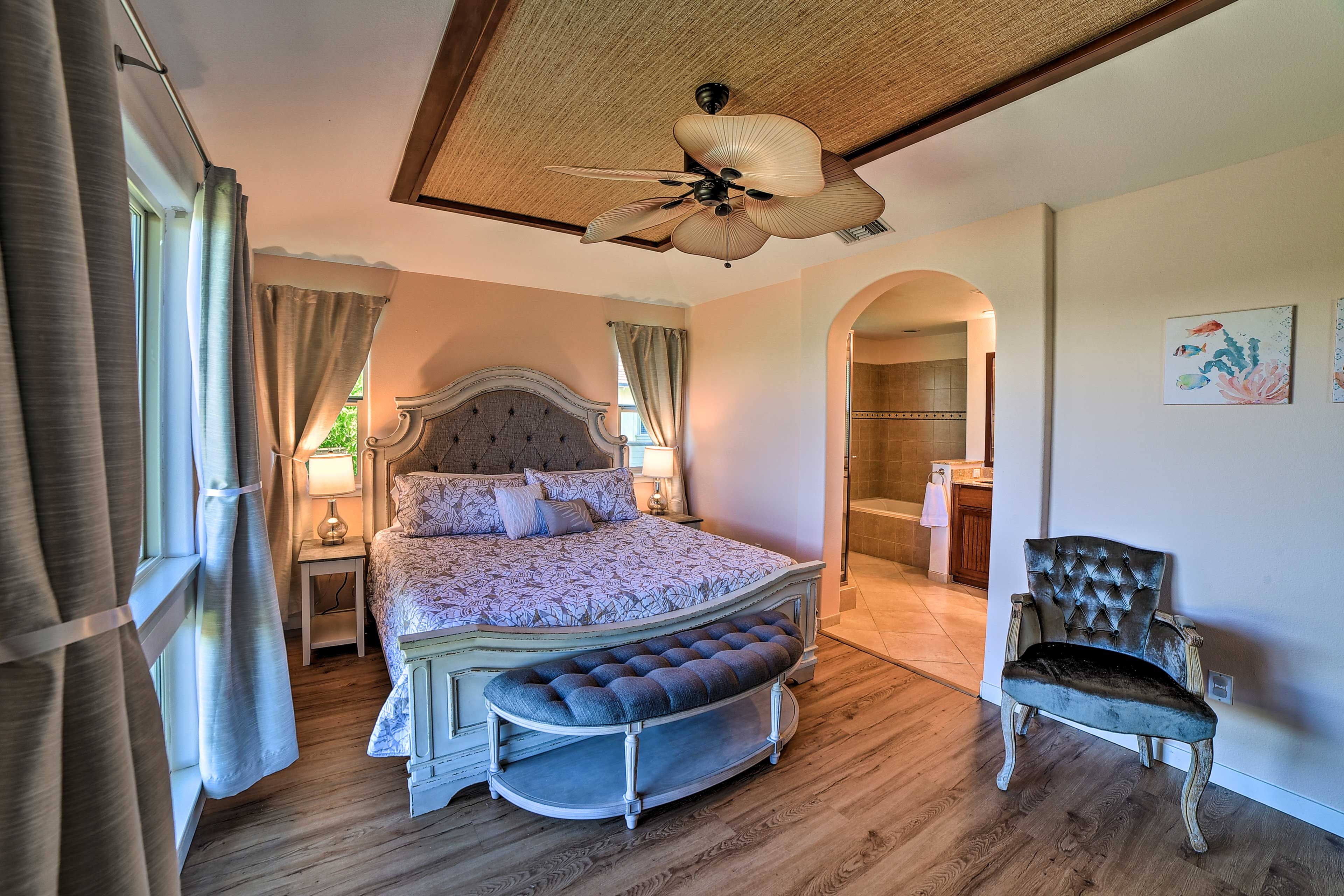 Bedroom 1 | King Bed | En-Suite Bathroom