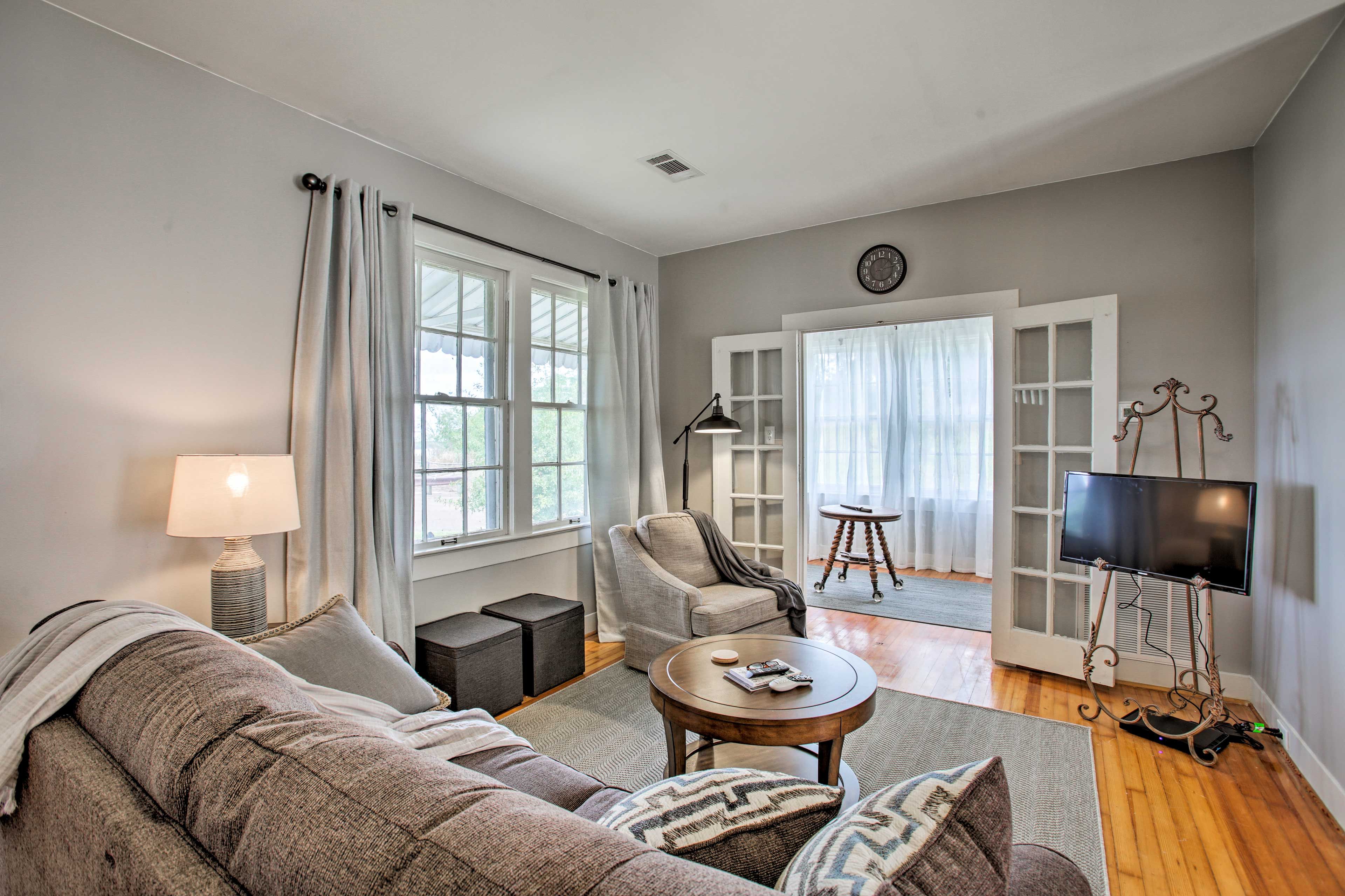Natchez Vacation Rental | 2BR | 1BA | 1,100 Sq Ft | 4 Steps Required to Access