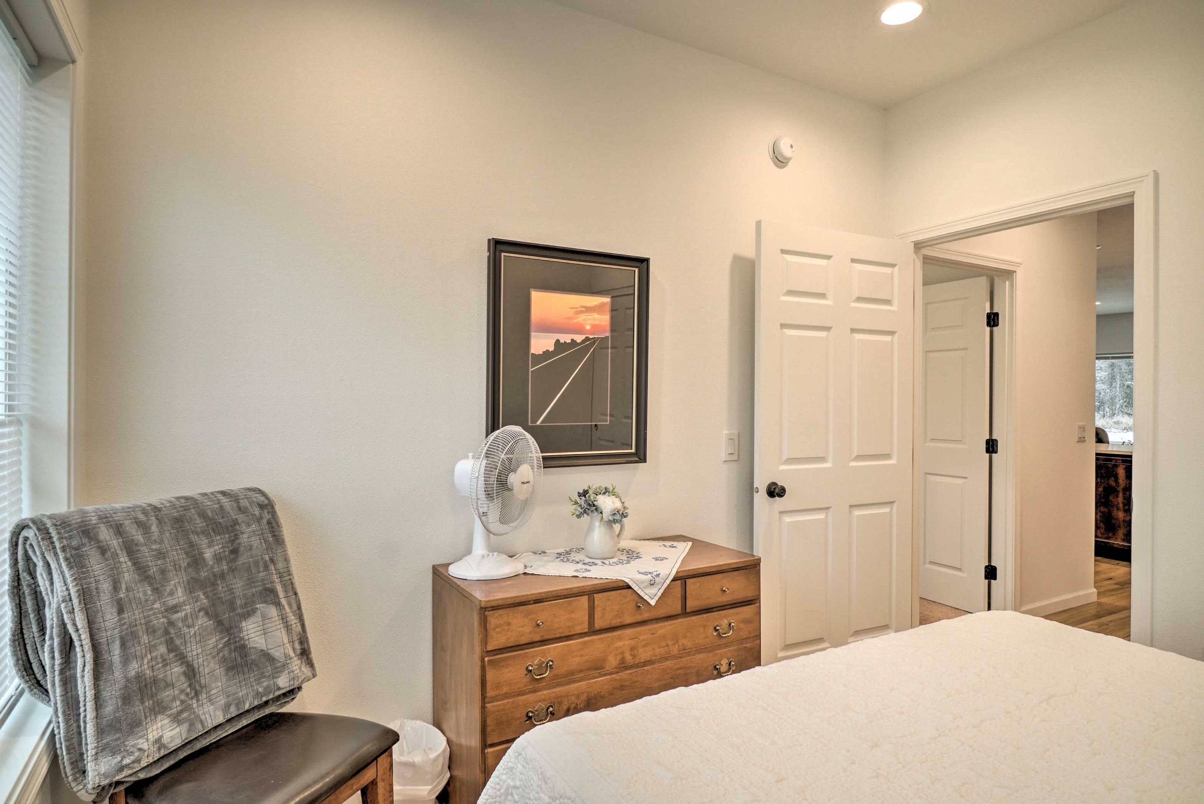 Cozy up with the plush blanket.