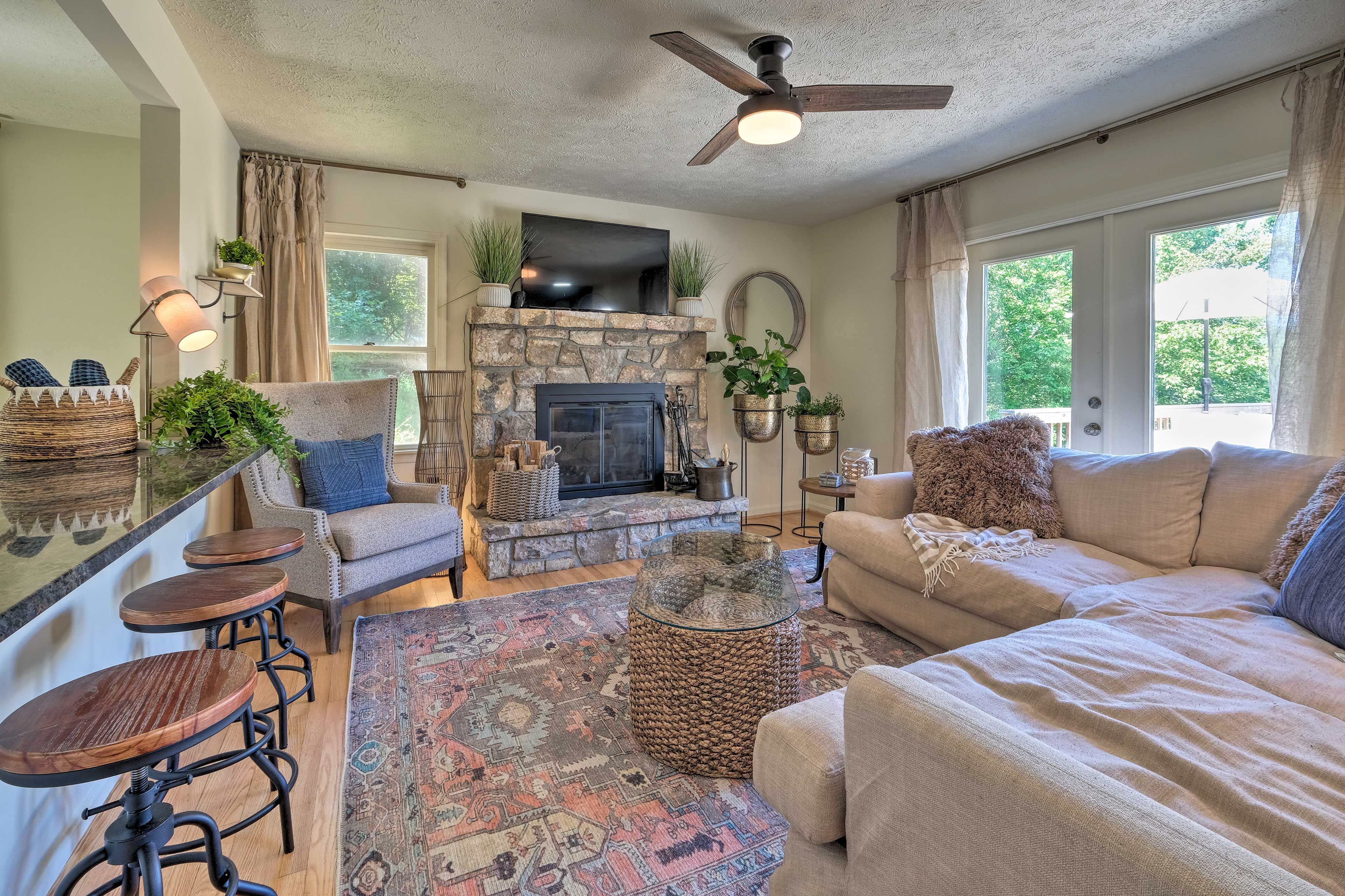 Linden Vacation Rental | 3BR | 3BA | 2,800 Sq Ft | Stairs Required to Access