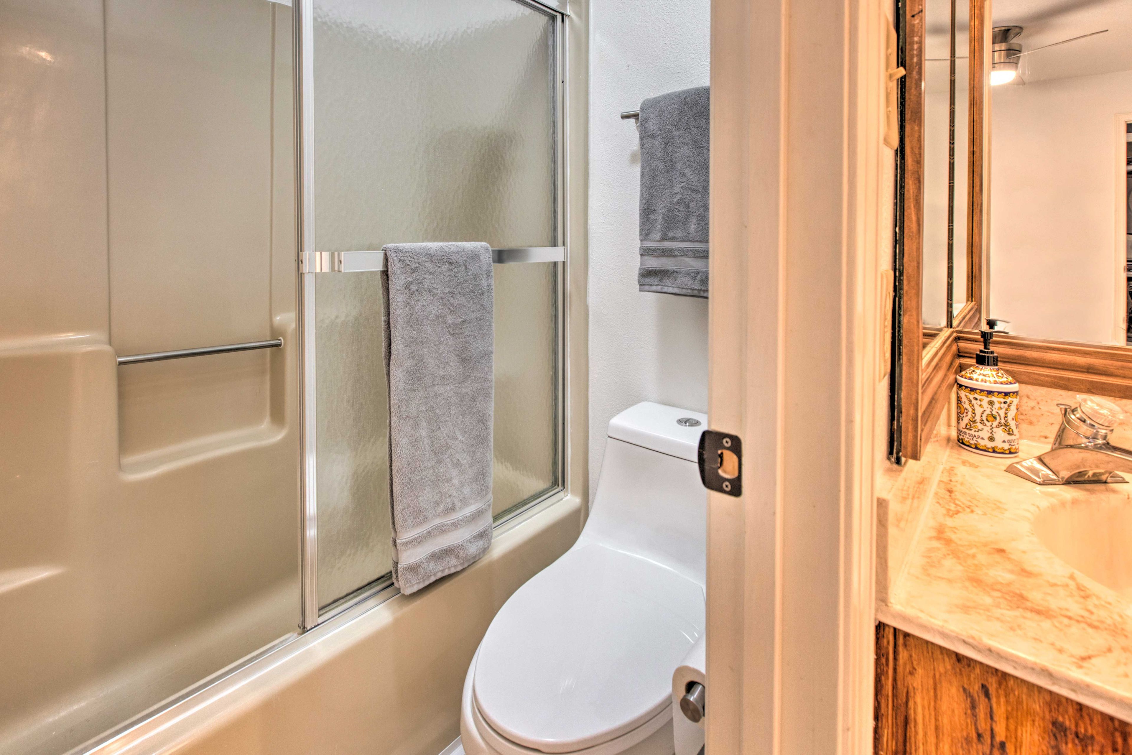 En-Suite Bathroom | 2nd Floor