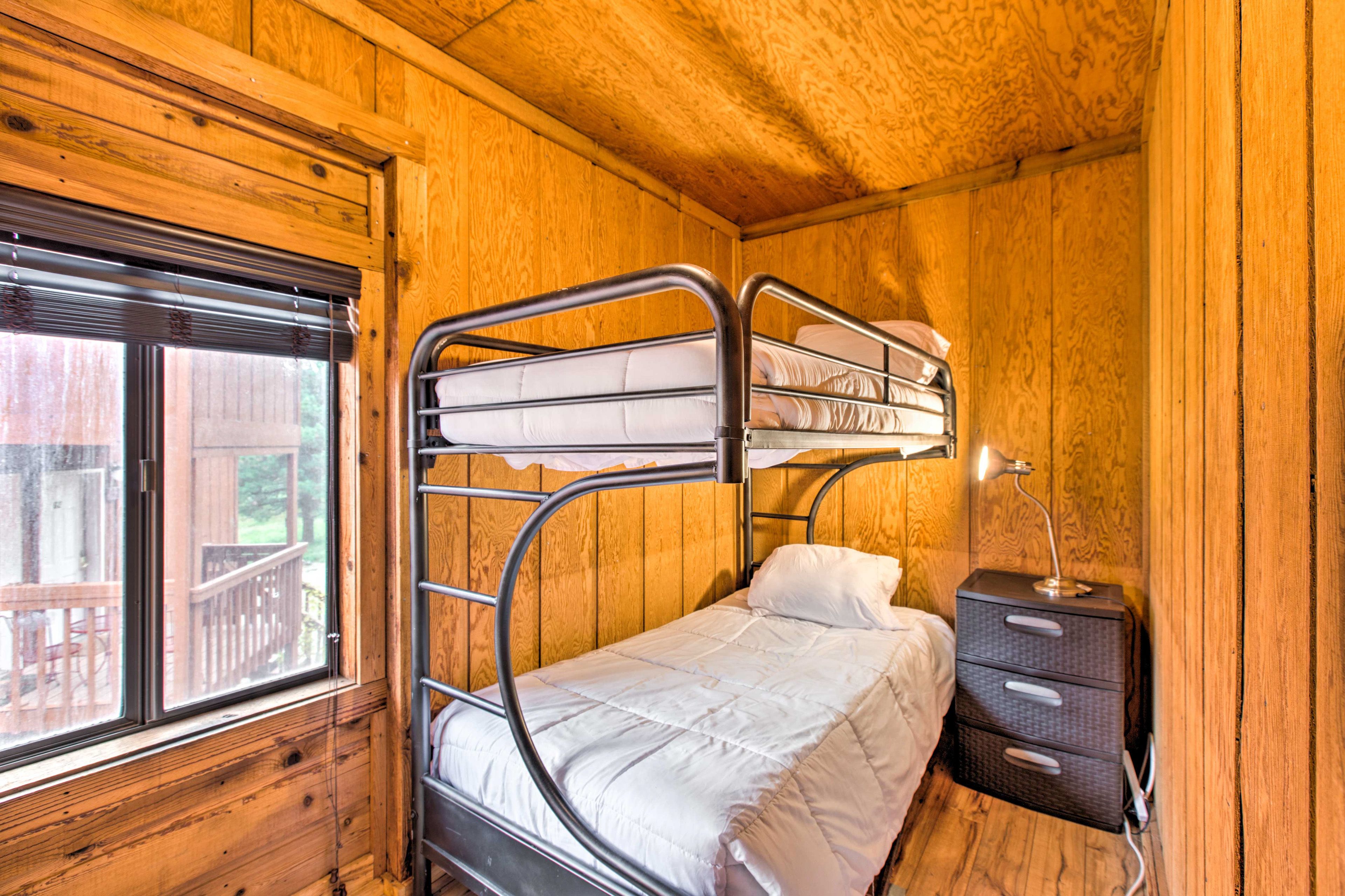 Bedroom 3 | 2 Twin Beds | 1st Floor