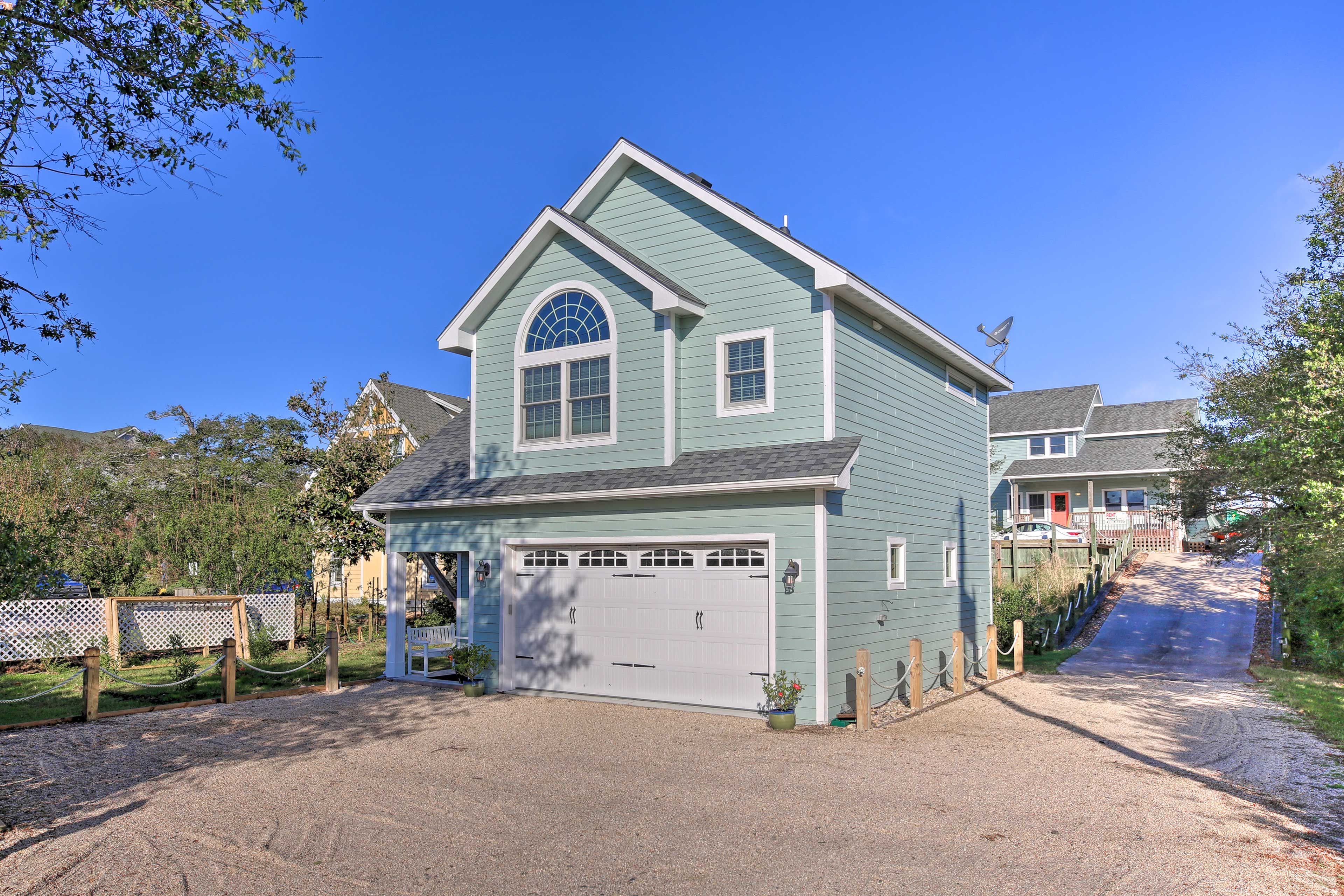 Property Exterior | Exterior Security Camera (Facing Out)