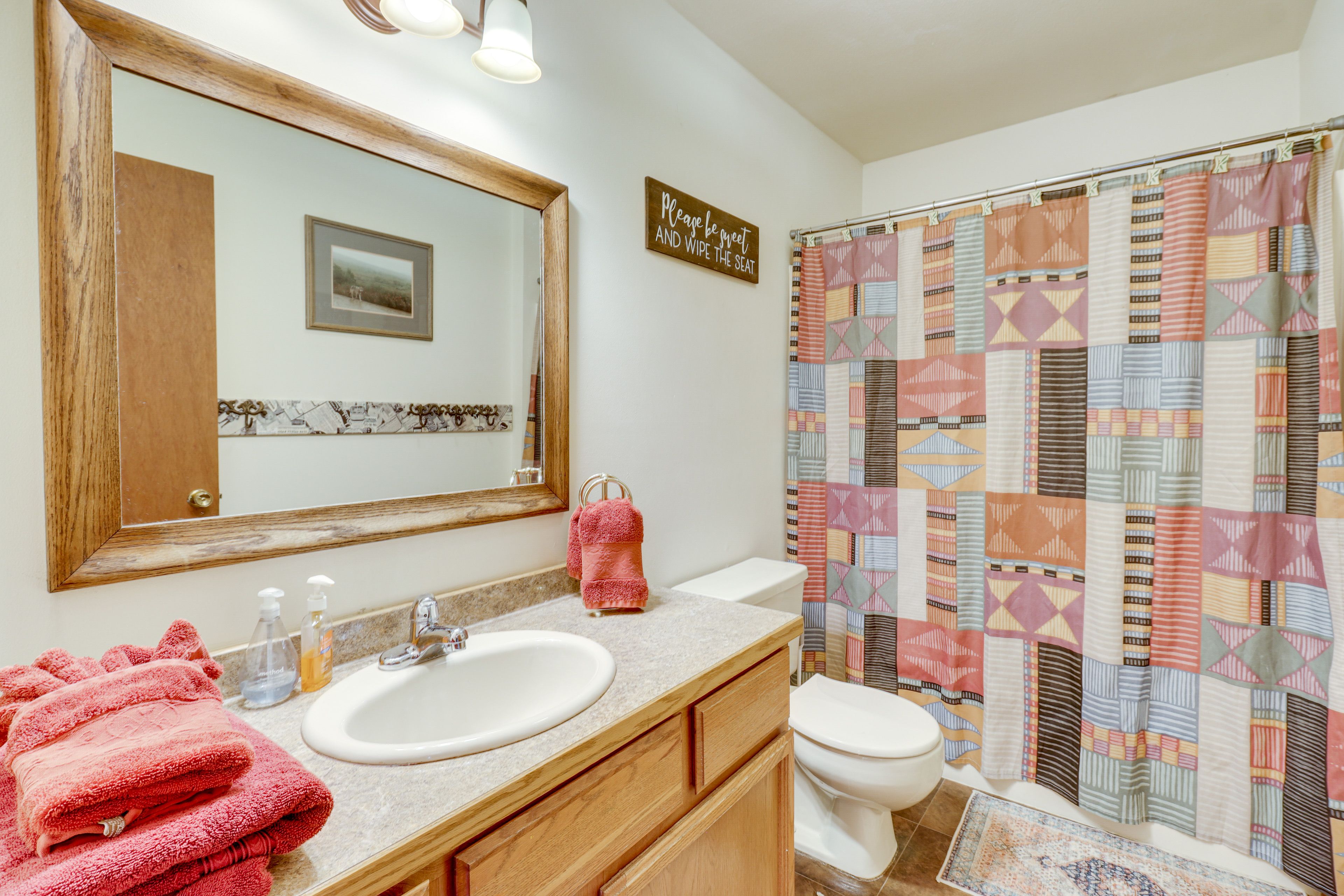 Full Bathroom | Complimentary Toiletries