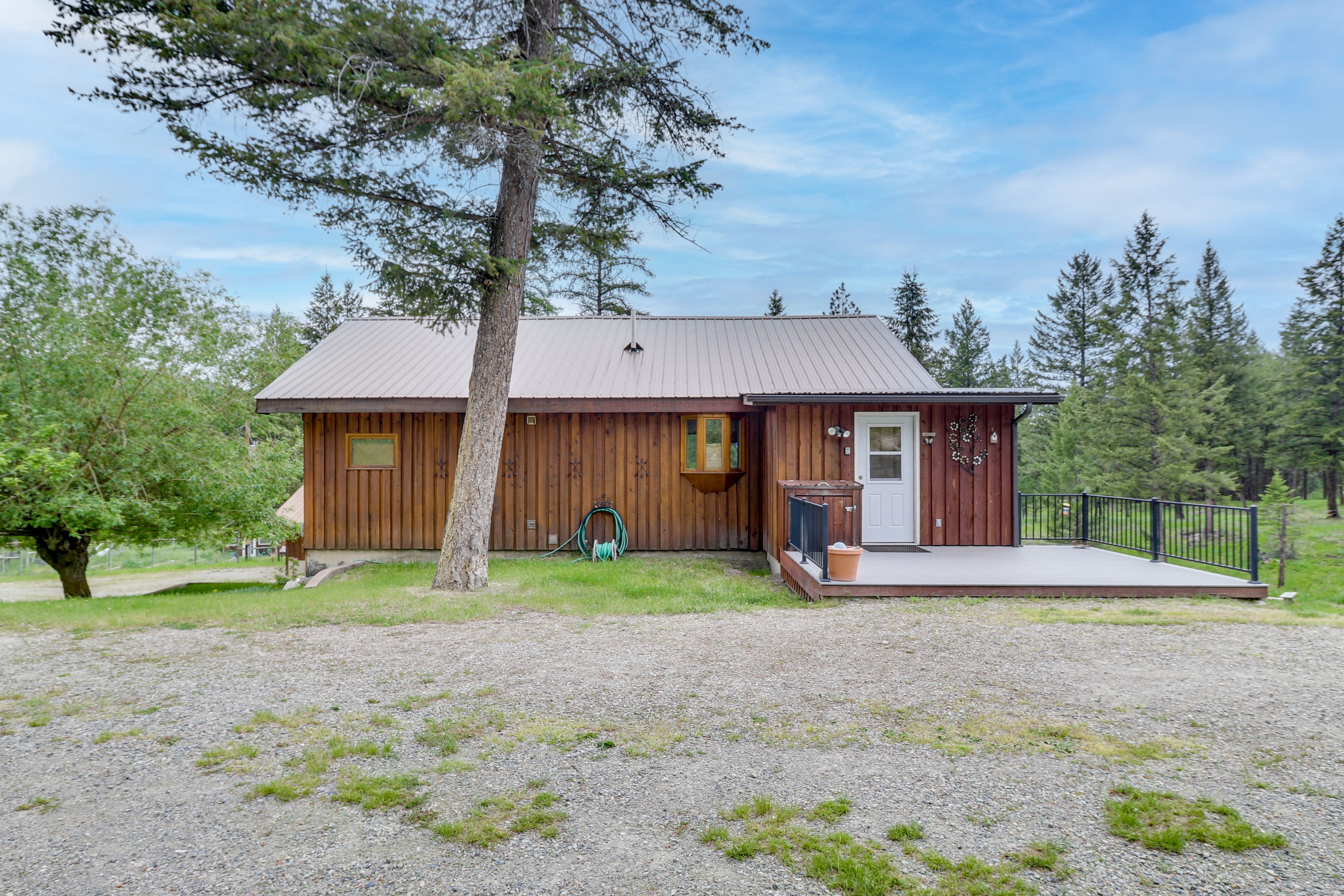 Exterior | Driveway Parking (2 Vehicles) | Covered Parking (2 Vehicles)