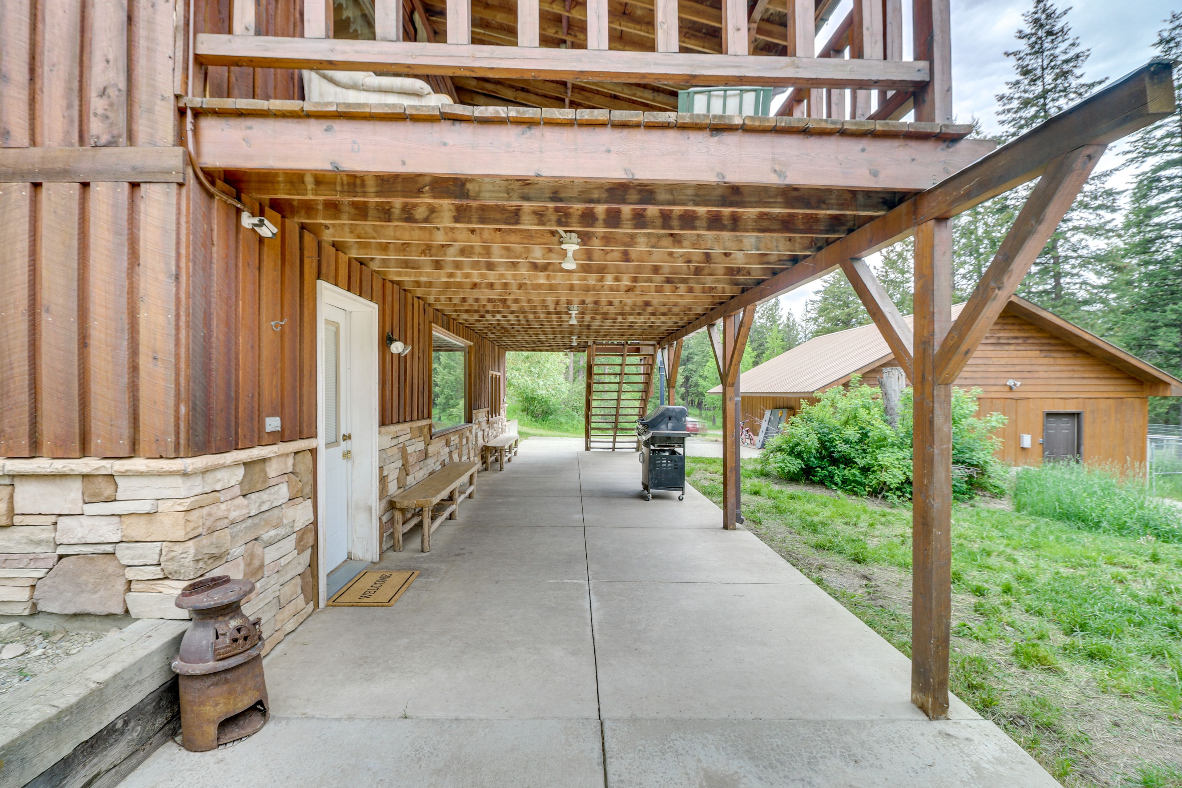 Patio w/ Gas Grill