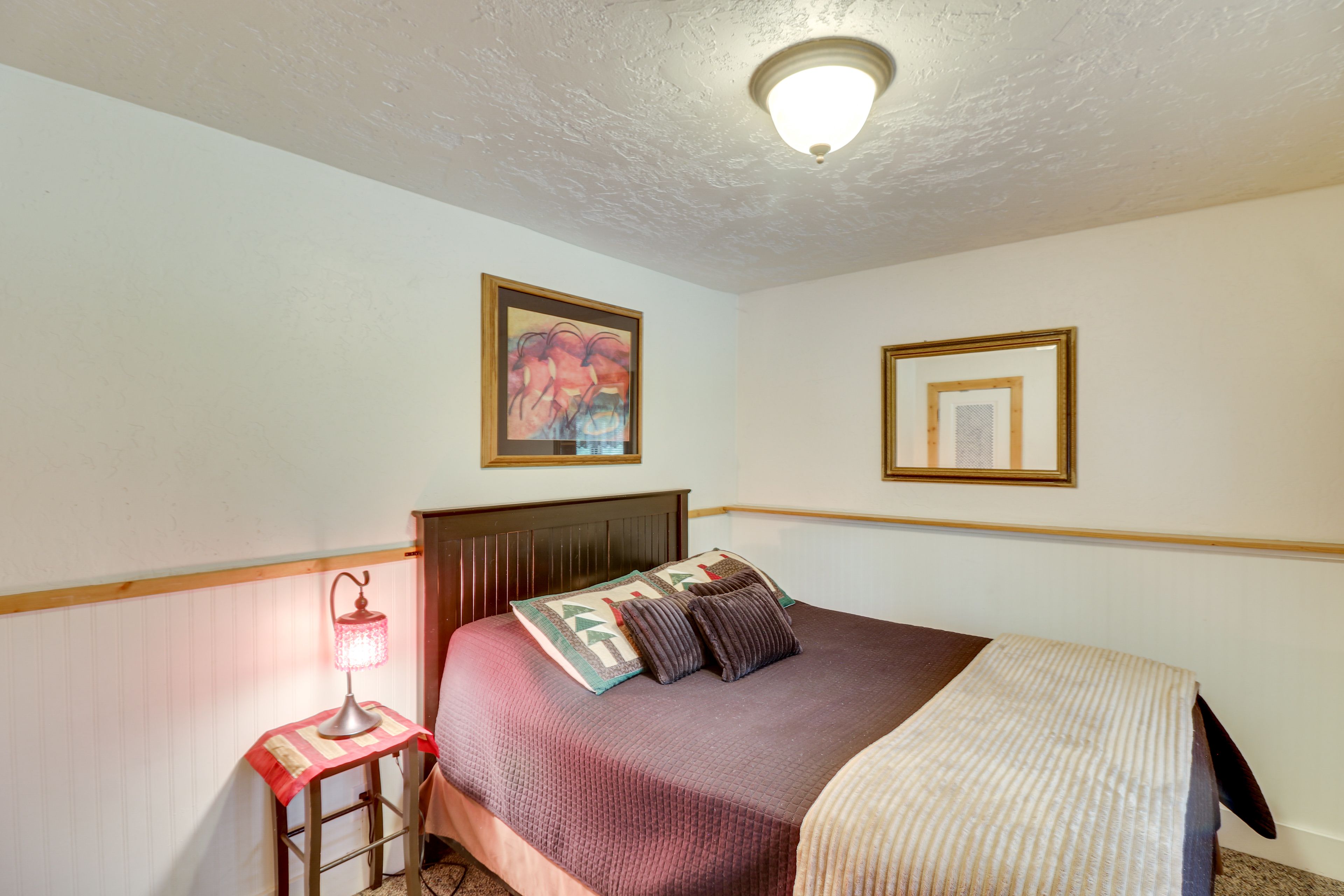 Bedroom 2 | Queen Bed