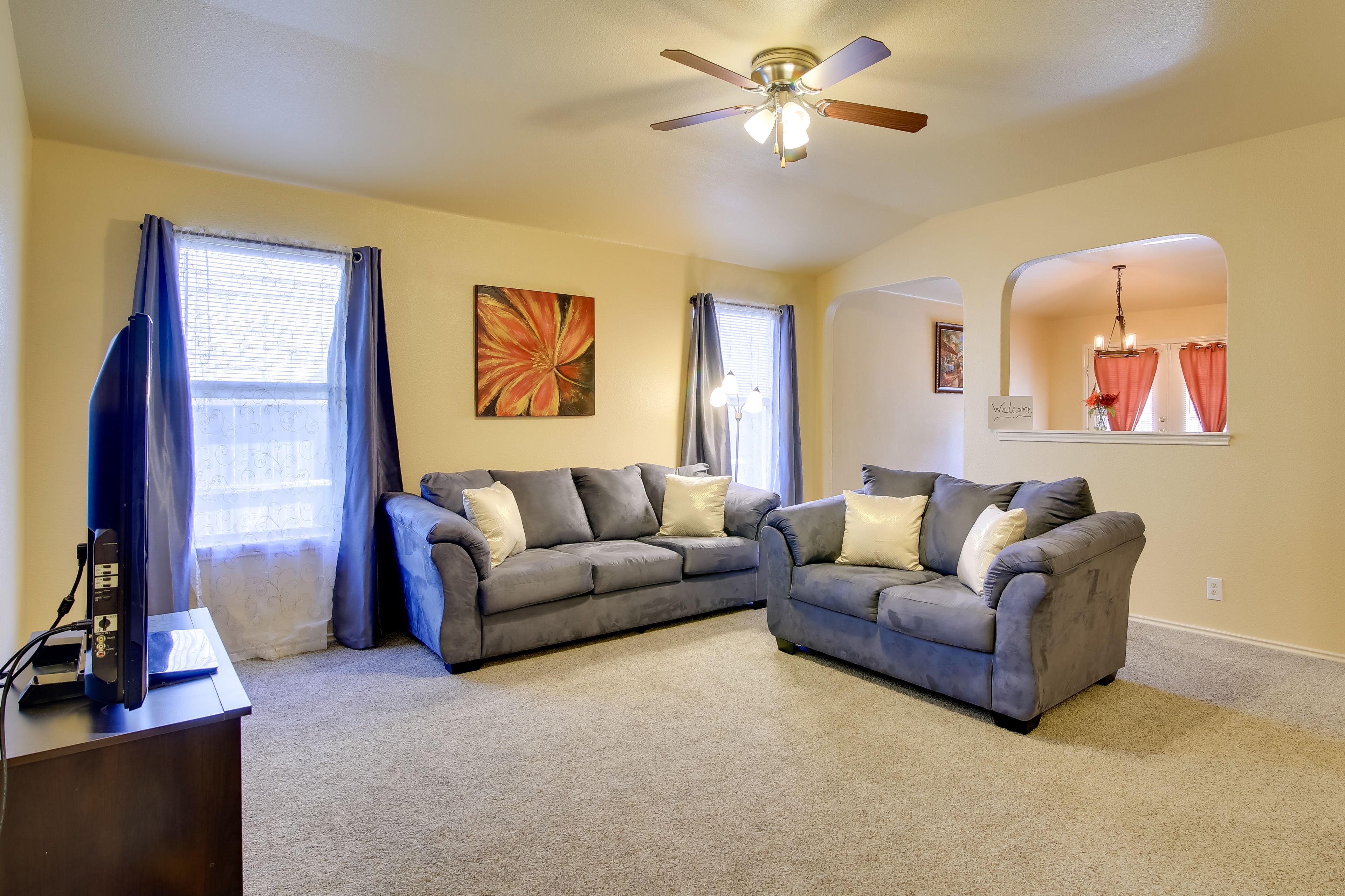 Living Room | Free WiFi | Central A/C & Heating