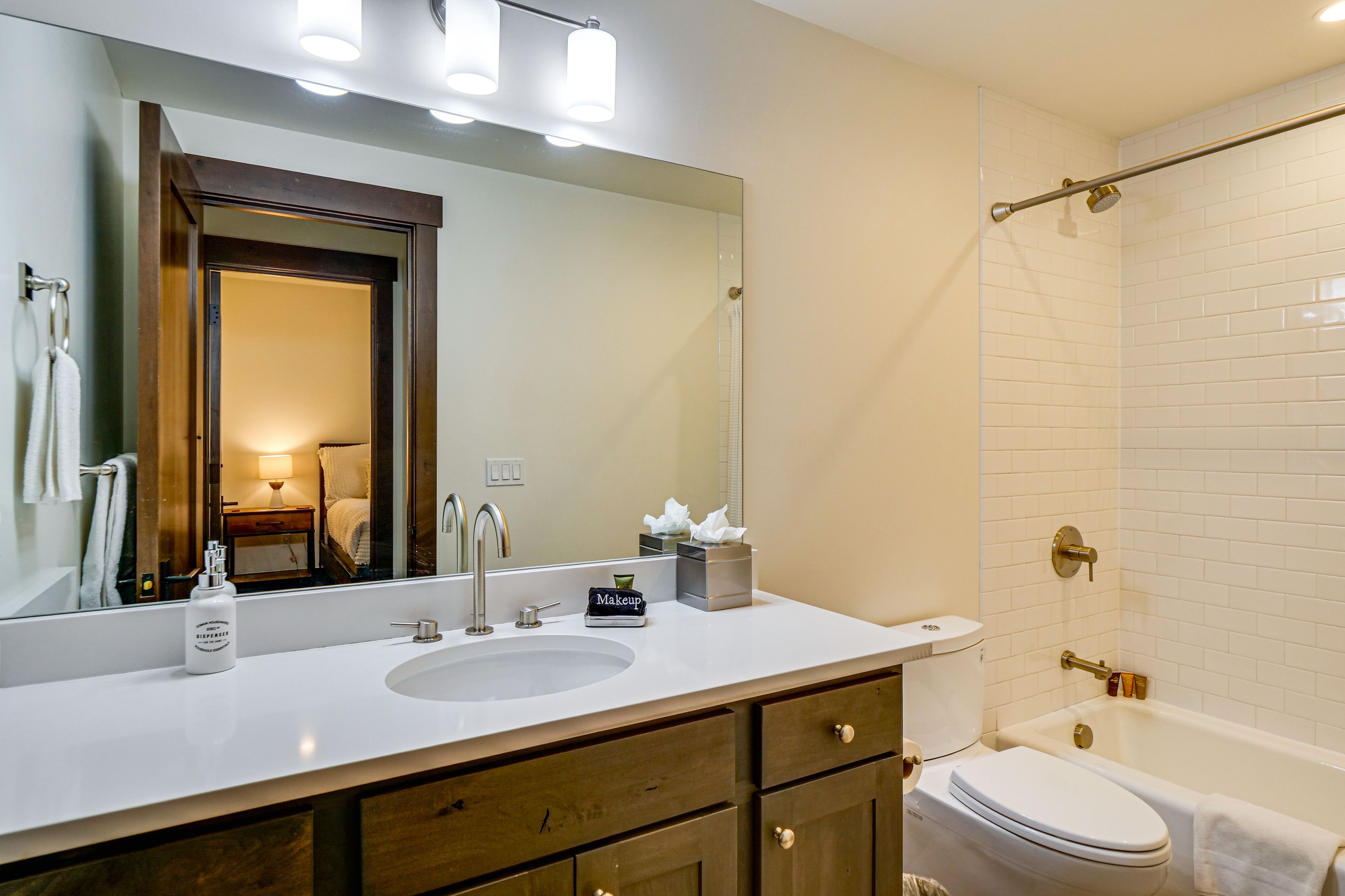 Full Bathroom | Lower Level