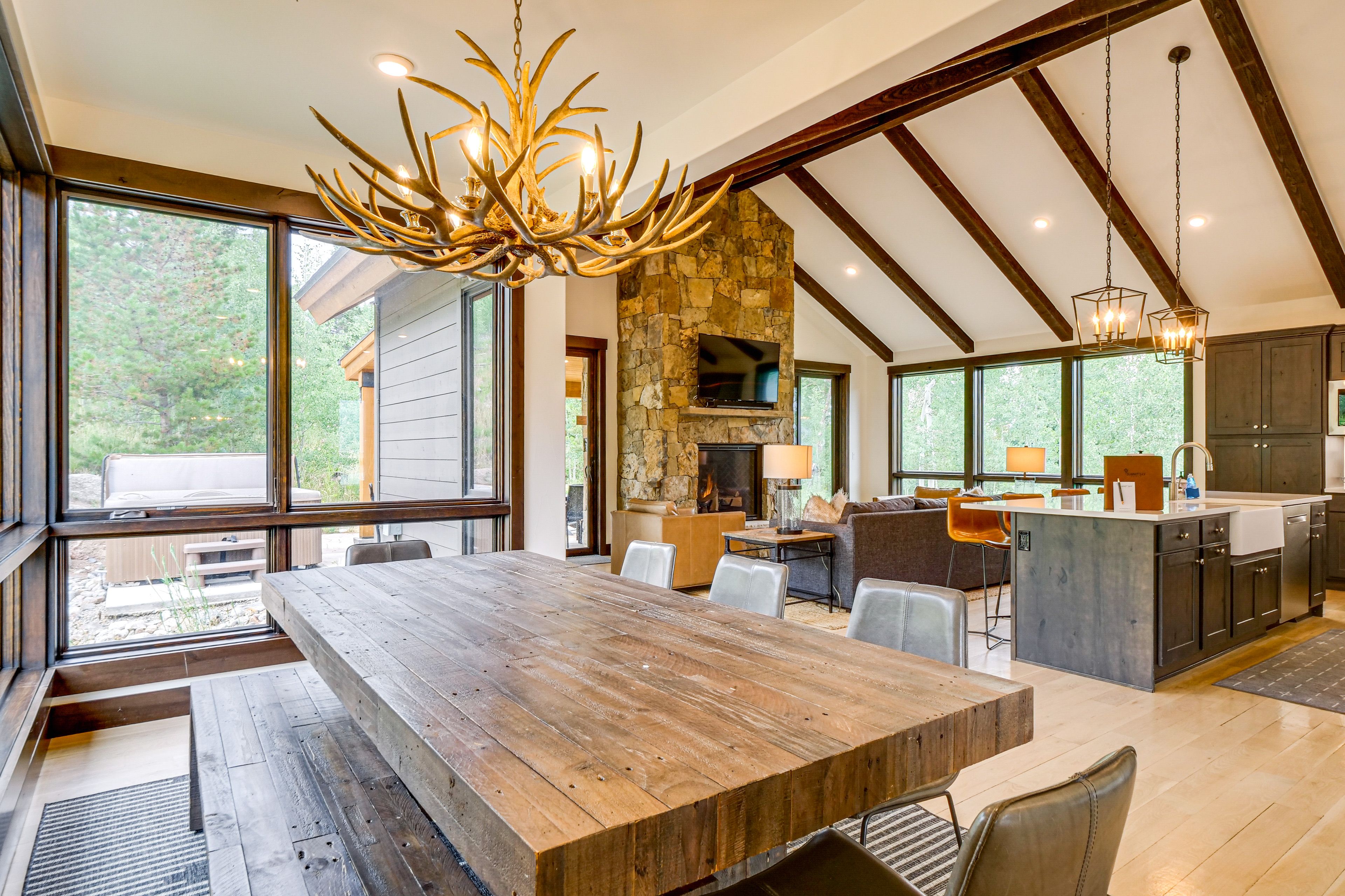 Dining Area | Main Floor