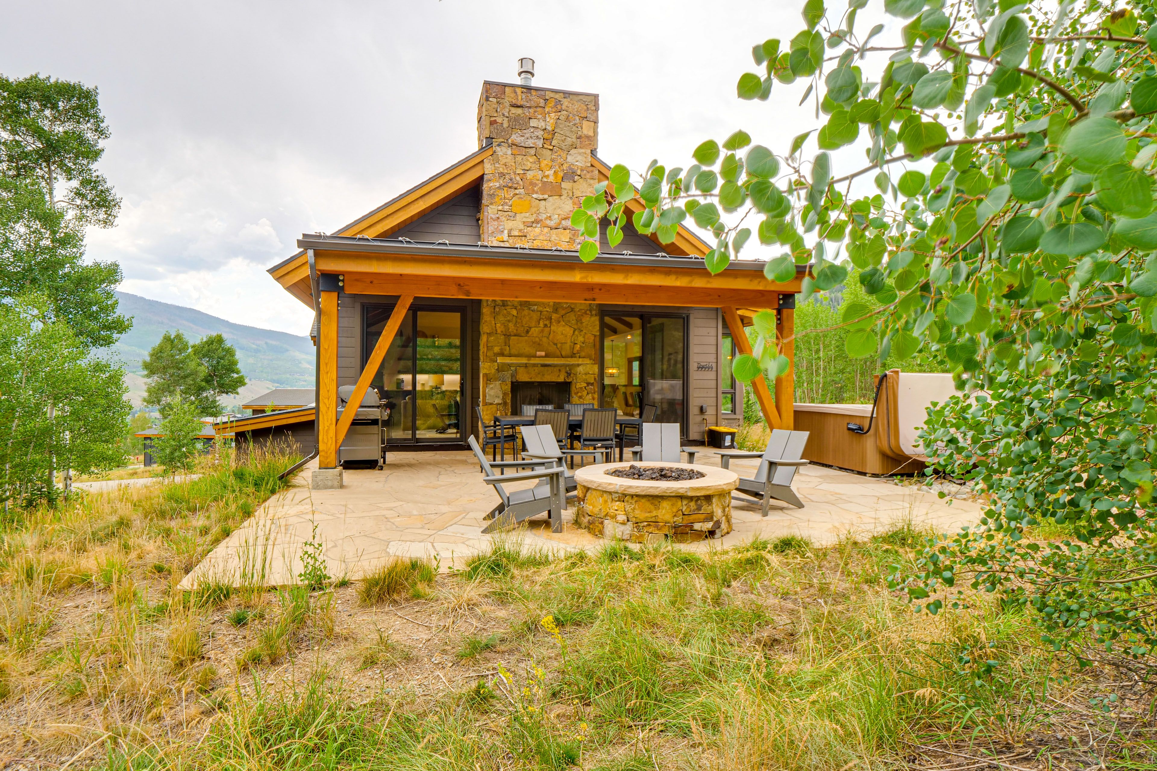 Home Exterior | Mountain Views
