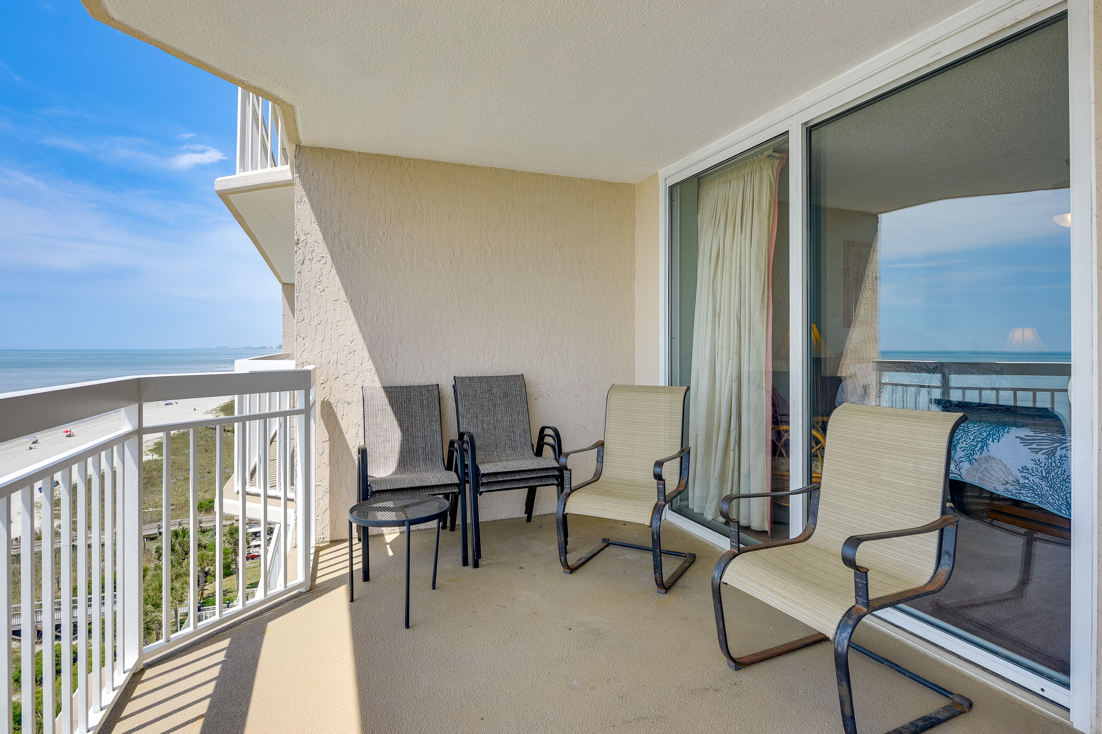 Private Balcony | Parking | Garage (2 Vehicles)