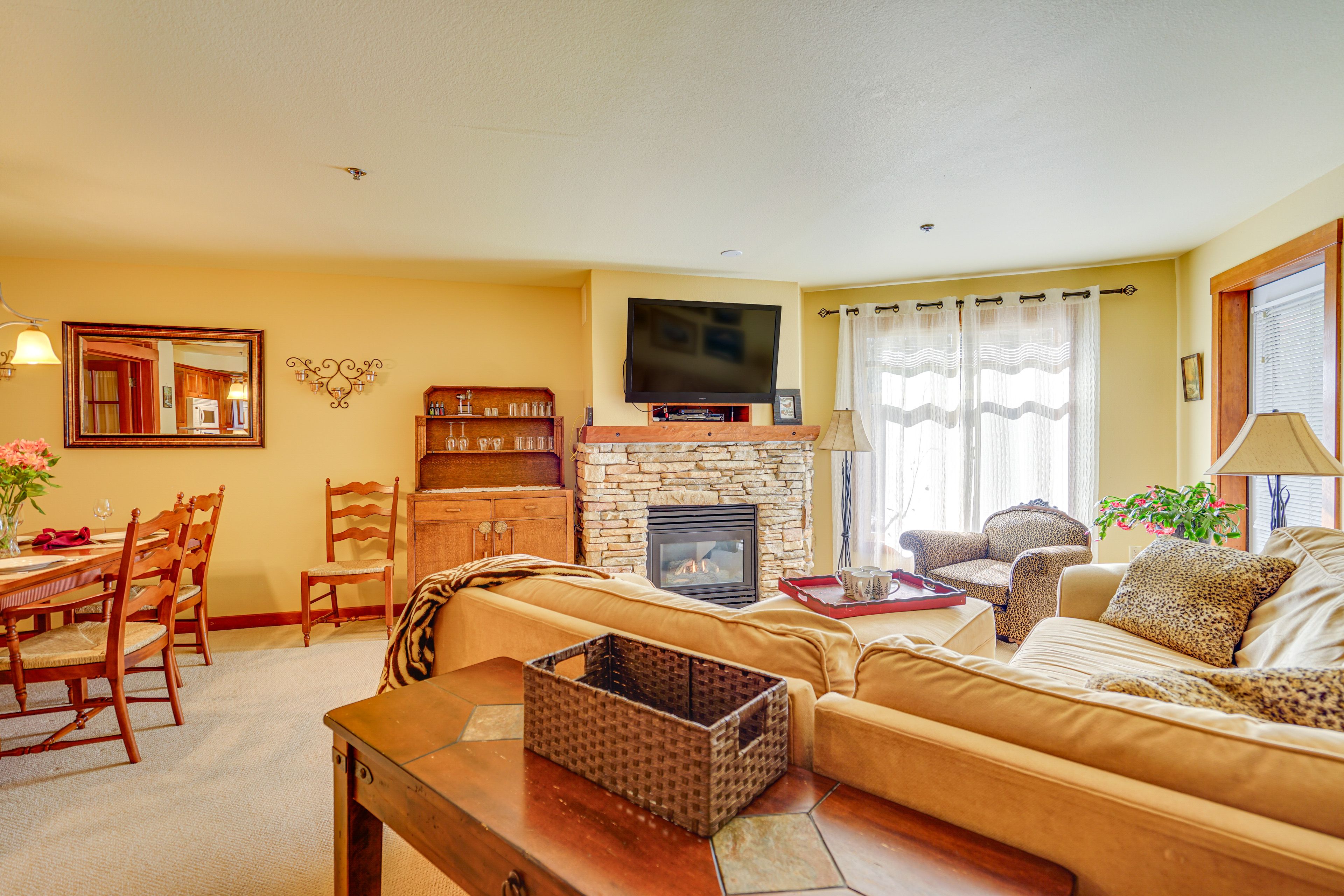 Brighton Vacation Rental | 1BR + Den | 2BA | 1,000 Sq Ft | Step-Free Access
