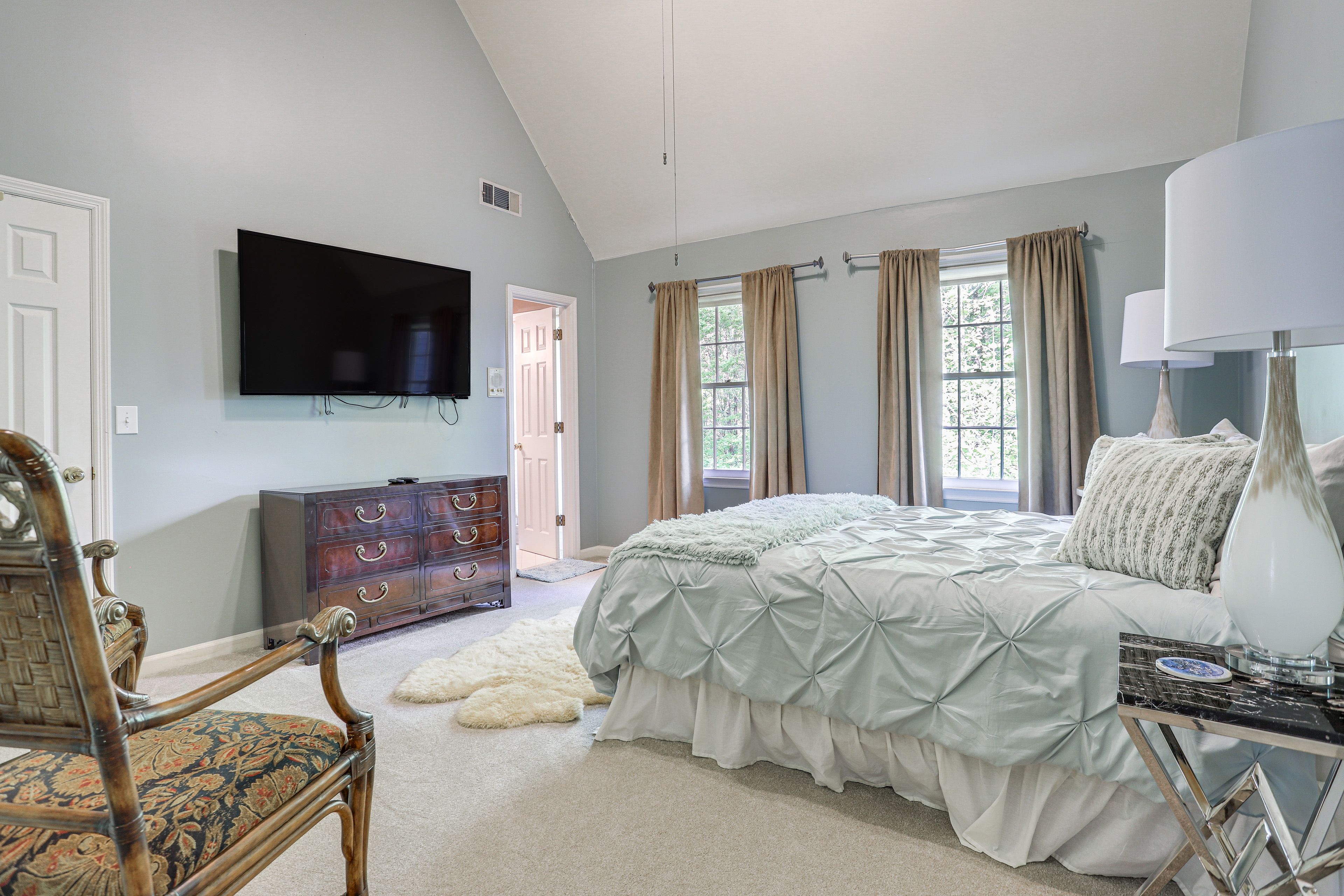 Bedroom 4 | 2nd Floor | Queen Bed