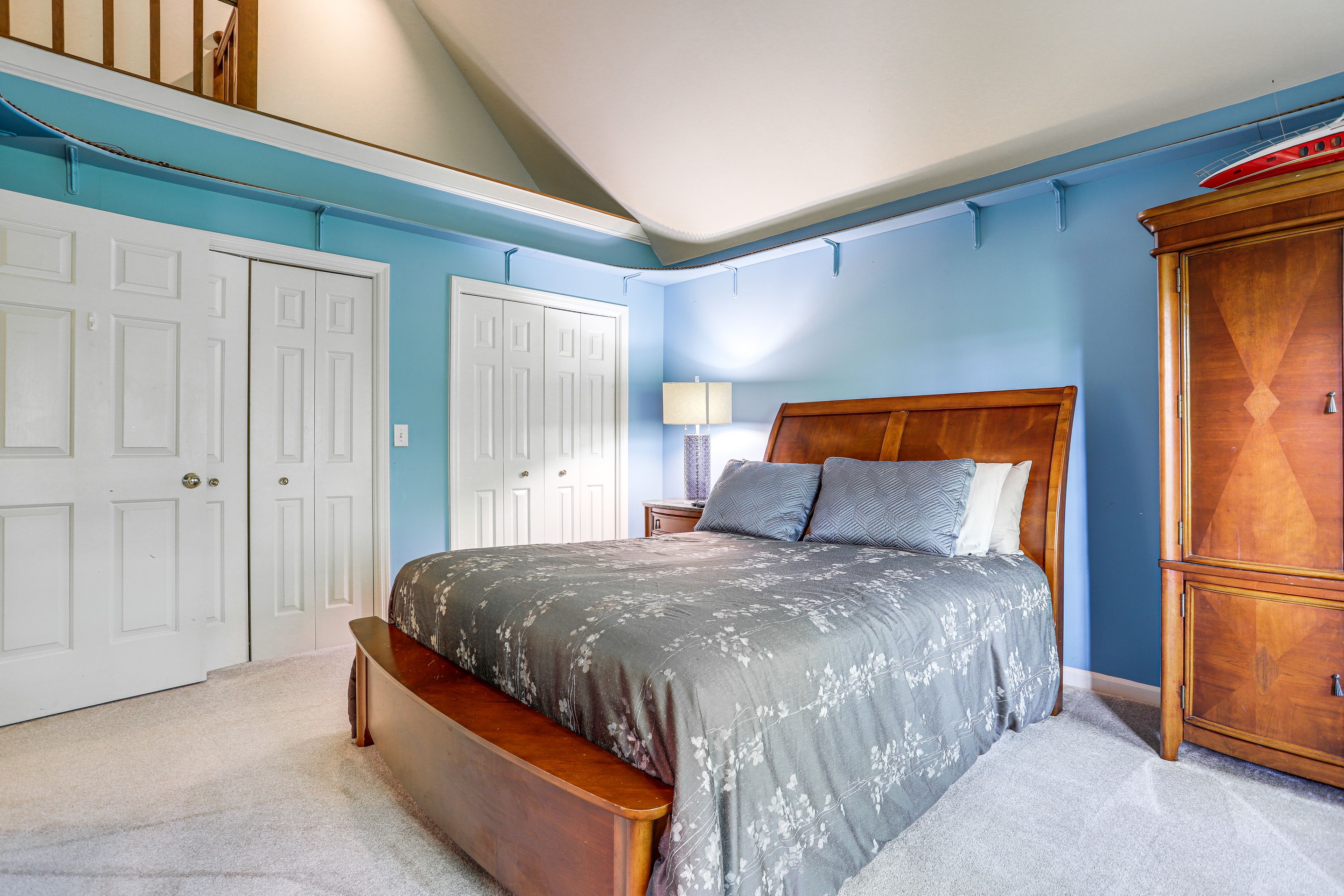 Bedroom 3 | 2nd Floor | Queen Bed | Flat-Screen TV