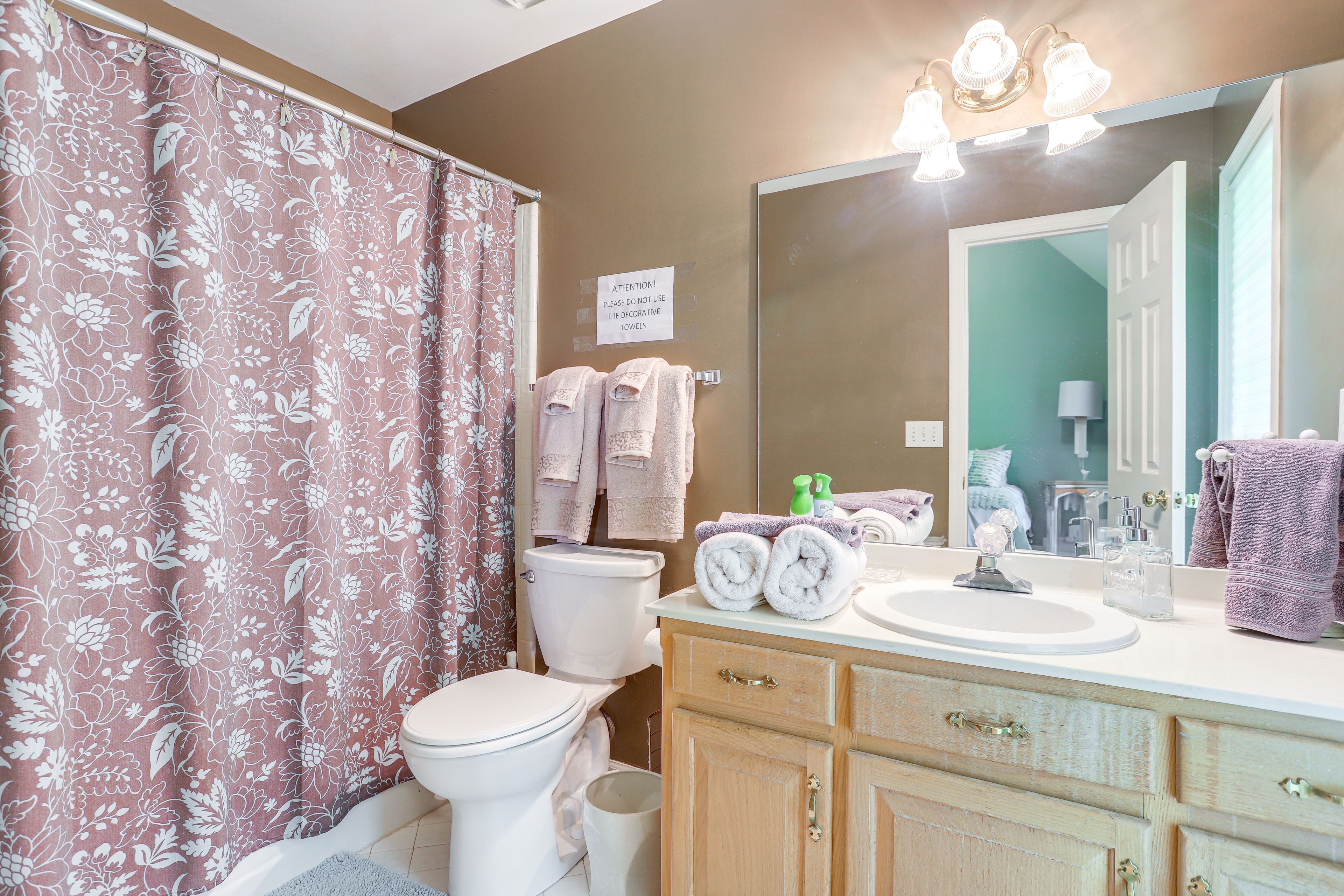 En-Suite Bathroom | 2nd Floor