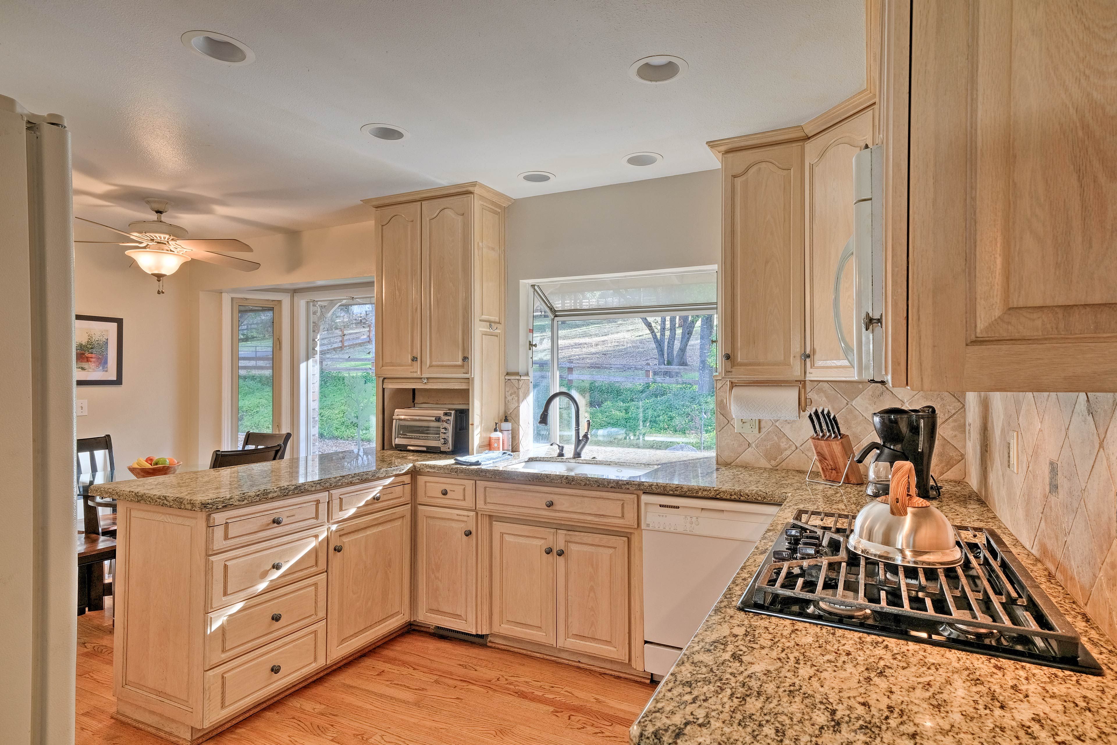 Prepare tasty meals in the fully equipped kitchen.