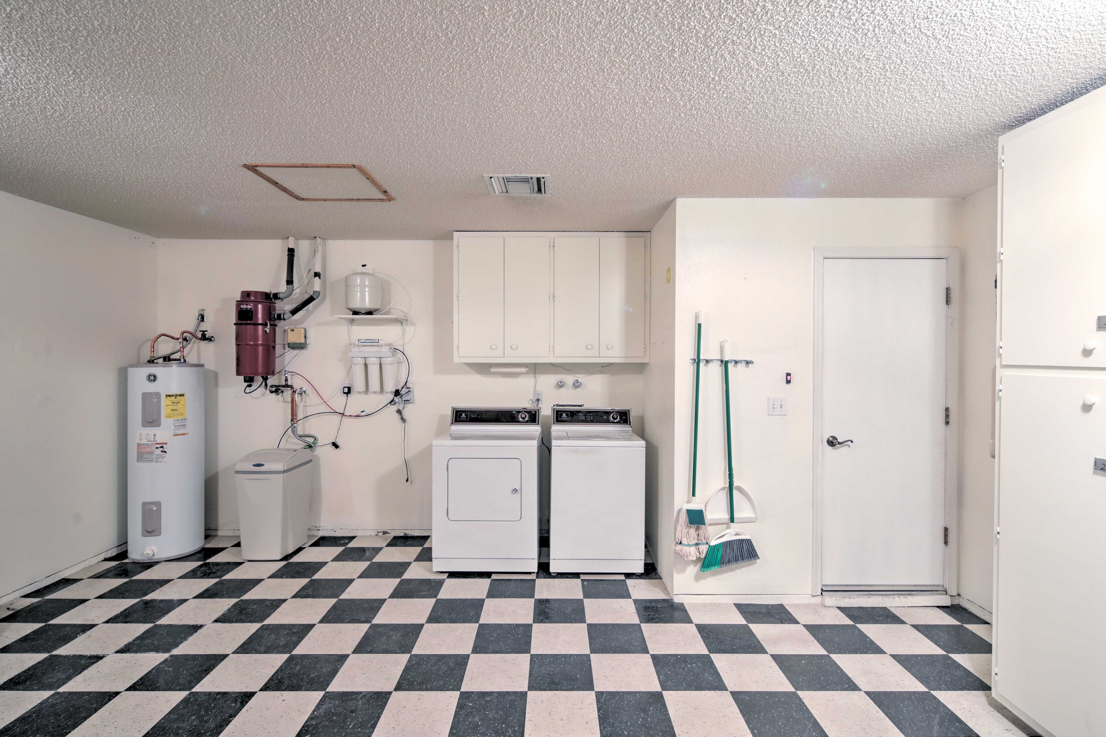 Garage | Washer & Dryer | Iron & Board