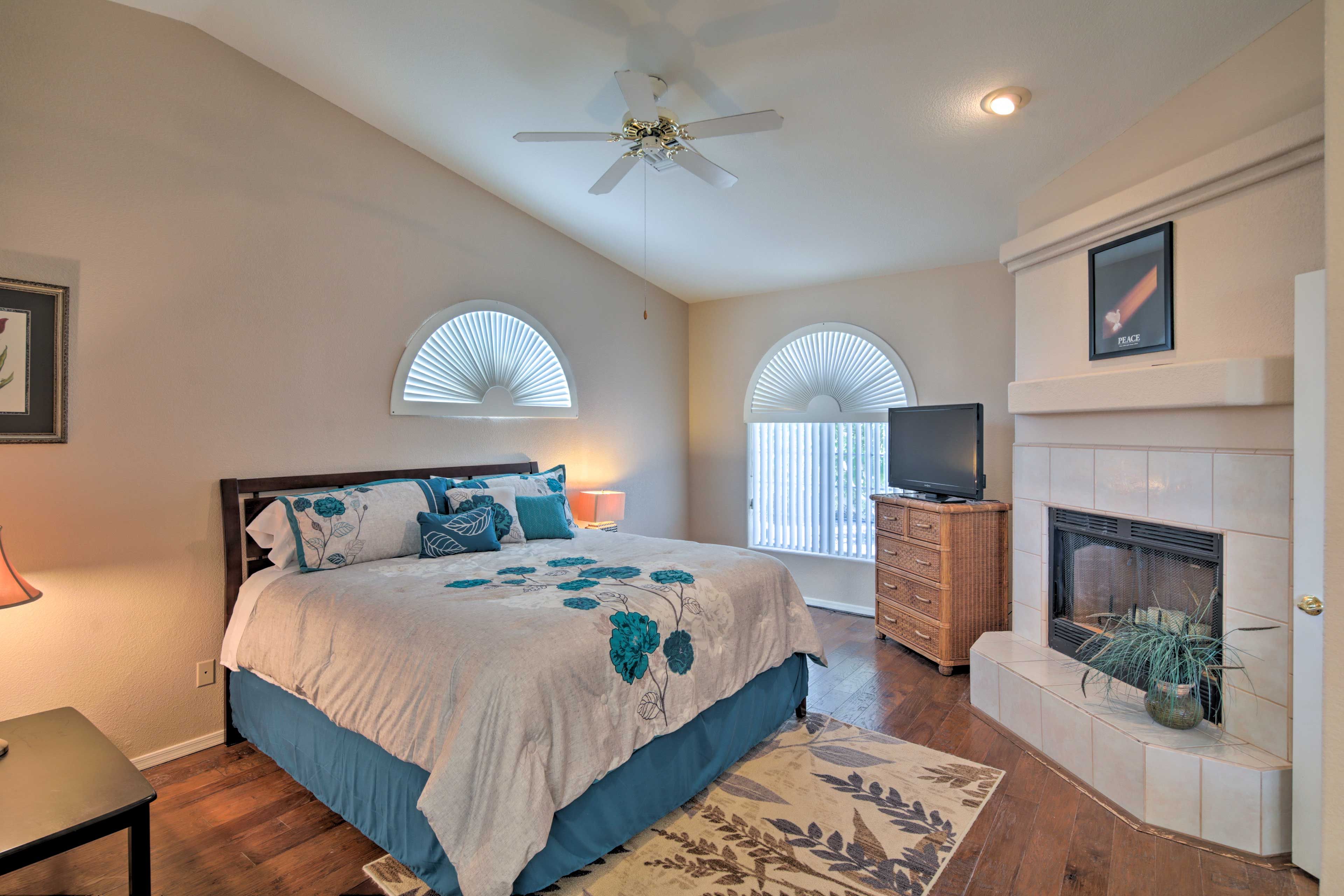 Bedroom 1 | King Bed