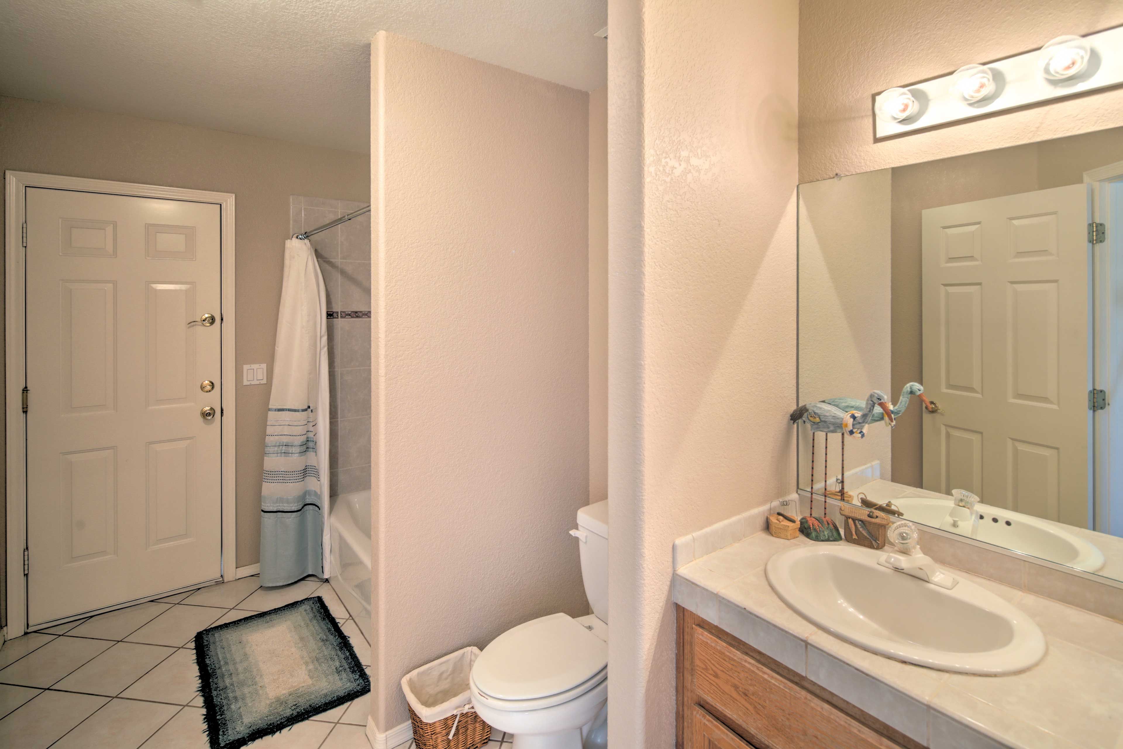 Full Bathroom | Complimentary Toiletries | Hair Dryer