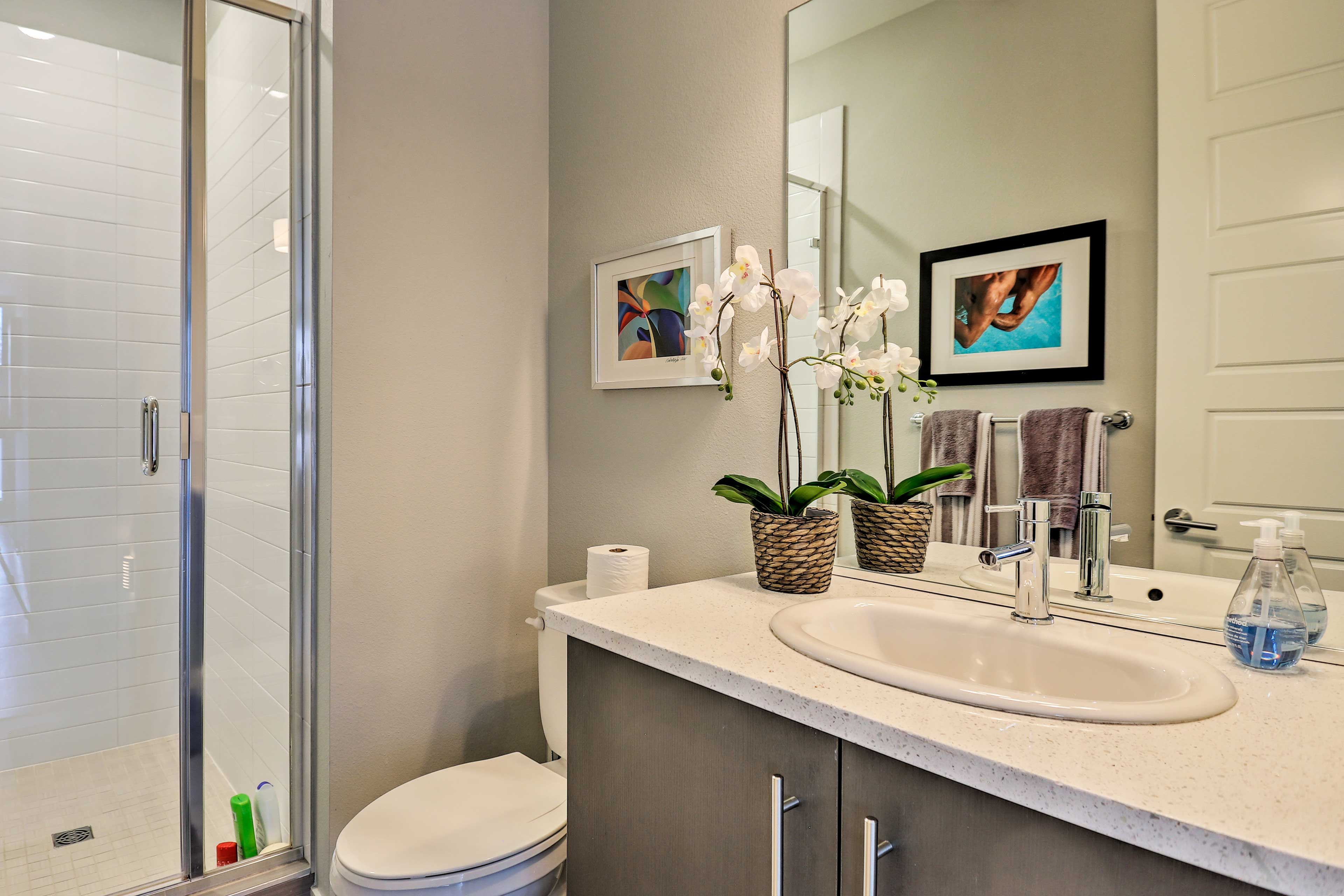 Enjoy complimentary toiletries!