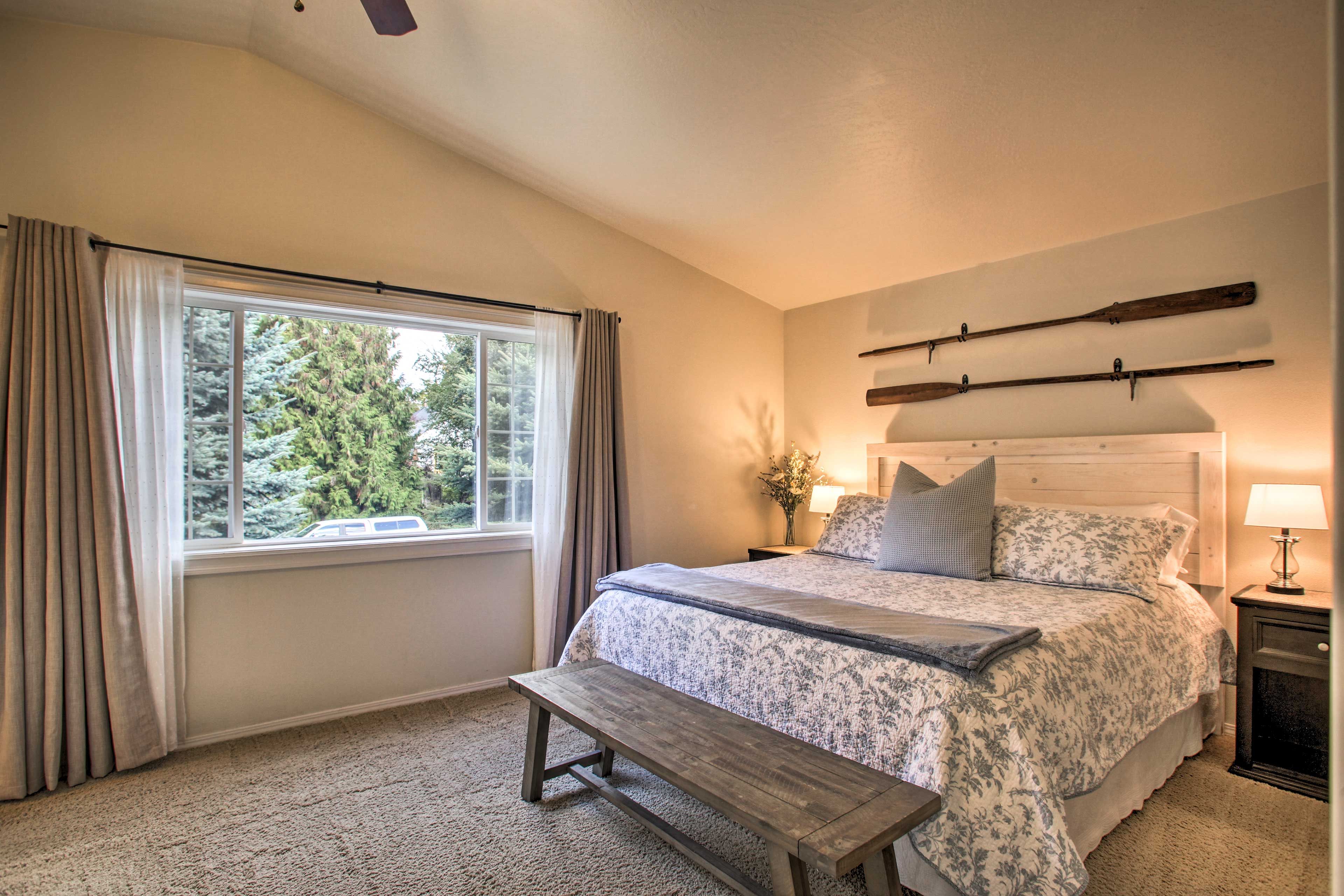 Bedroom 1 | King Bed