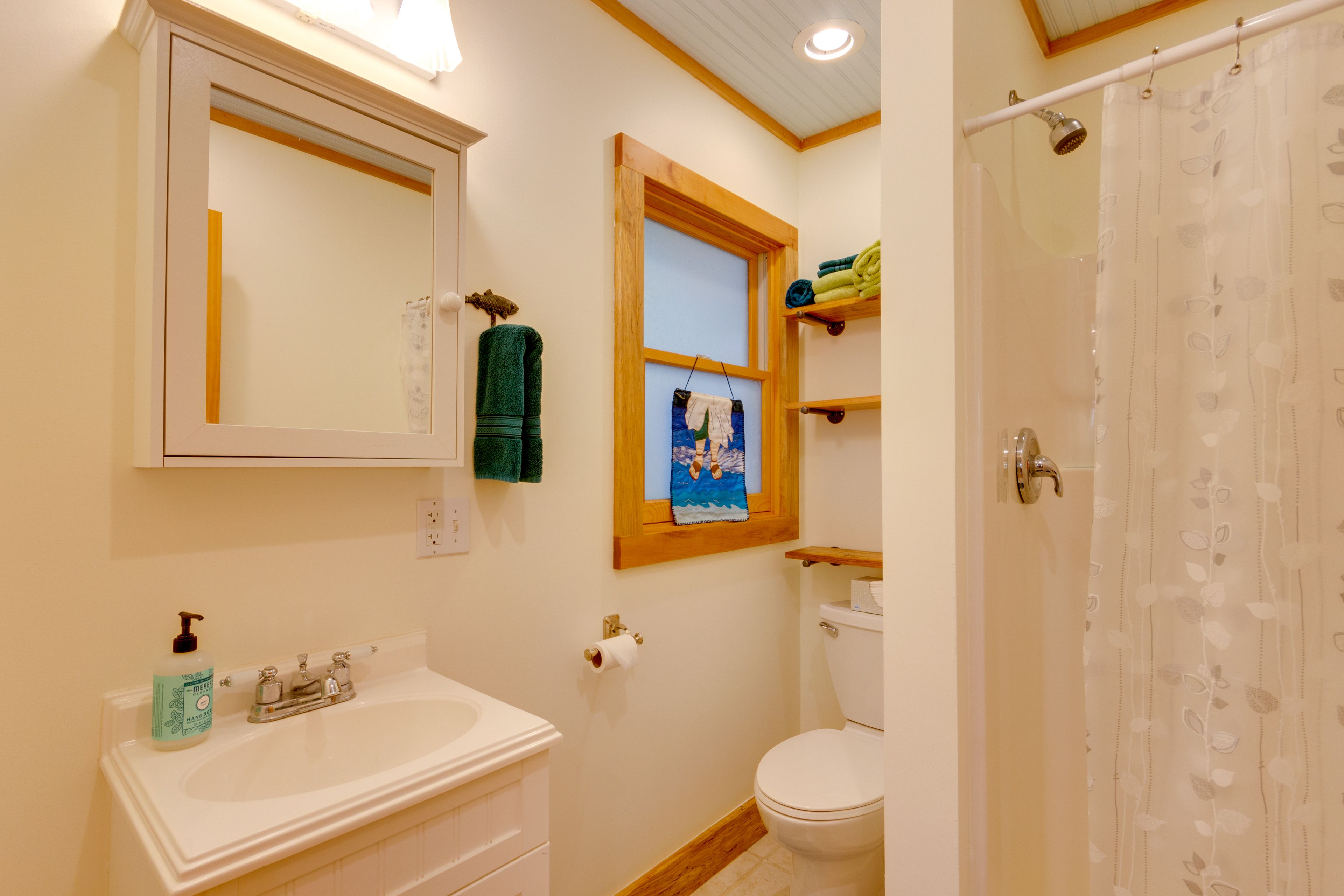 Full Bathroom