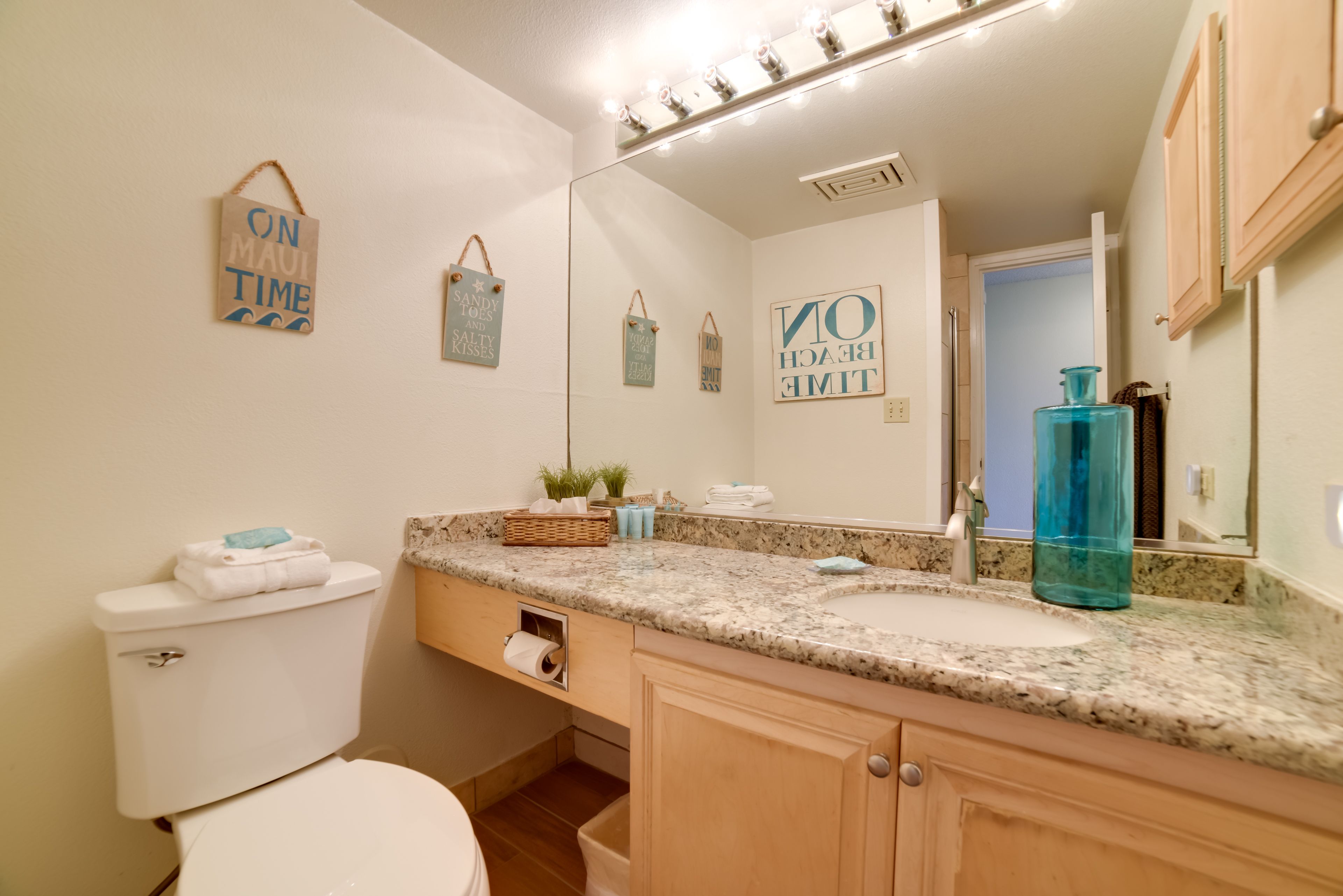 Full Bathroom | Towels Provided