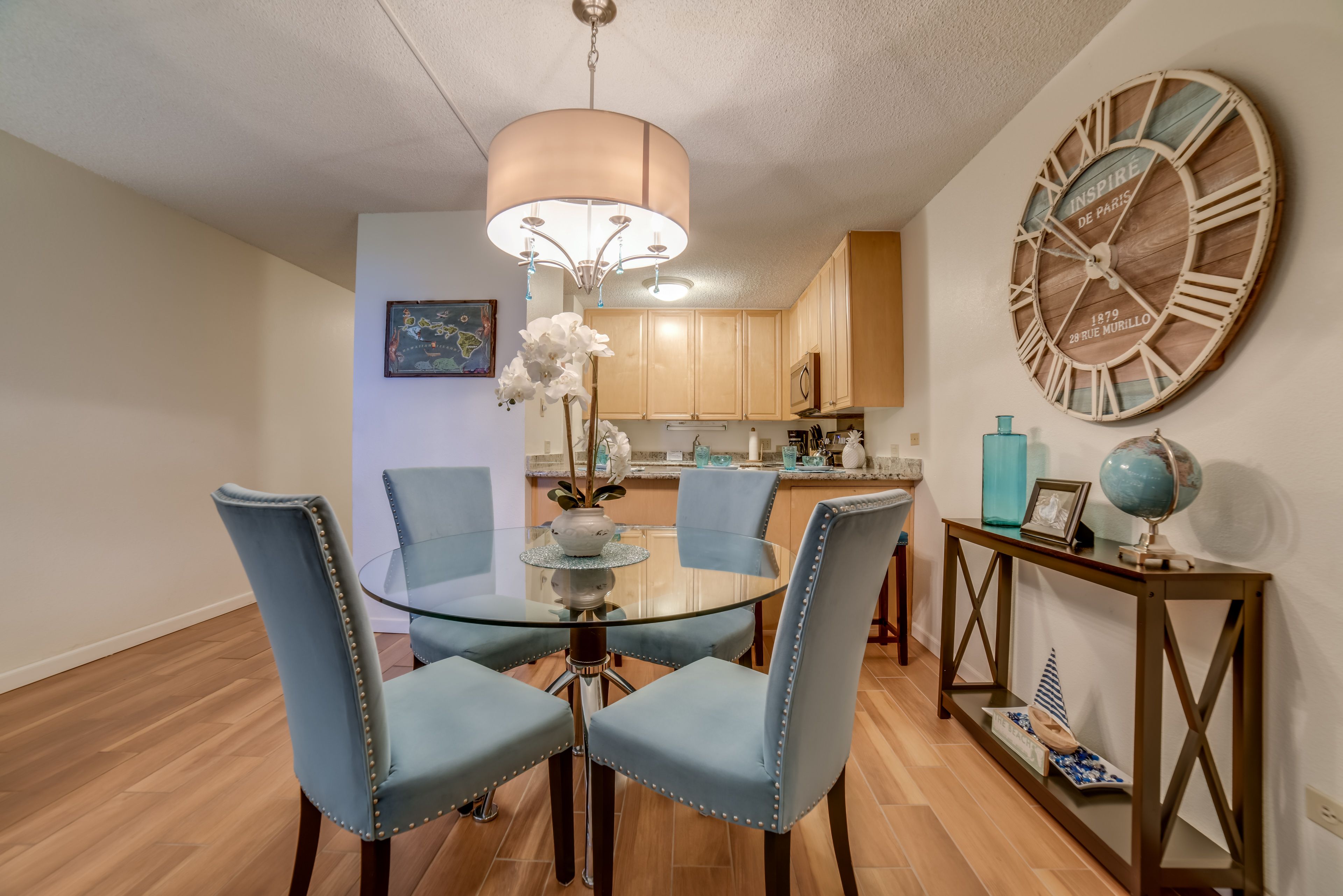 Dining Table | Dishware & Flatware Provided