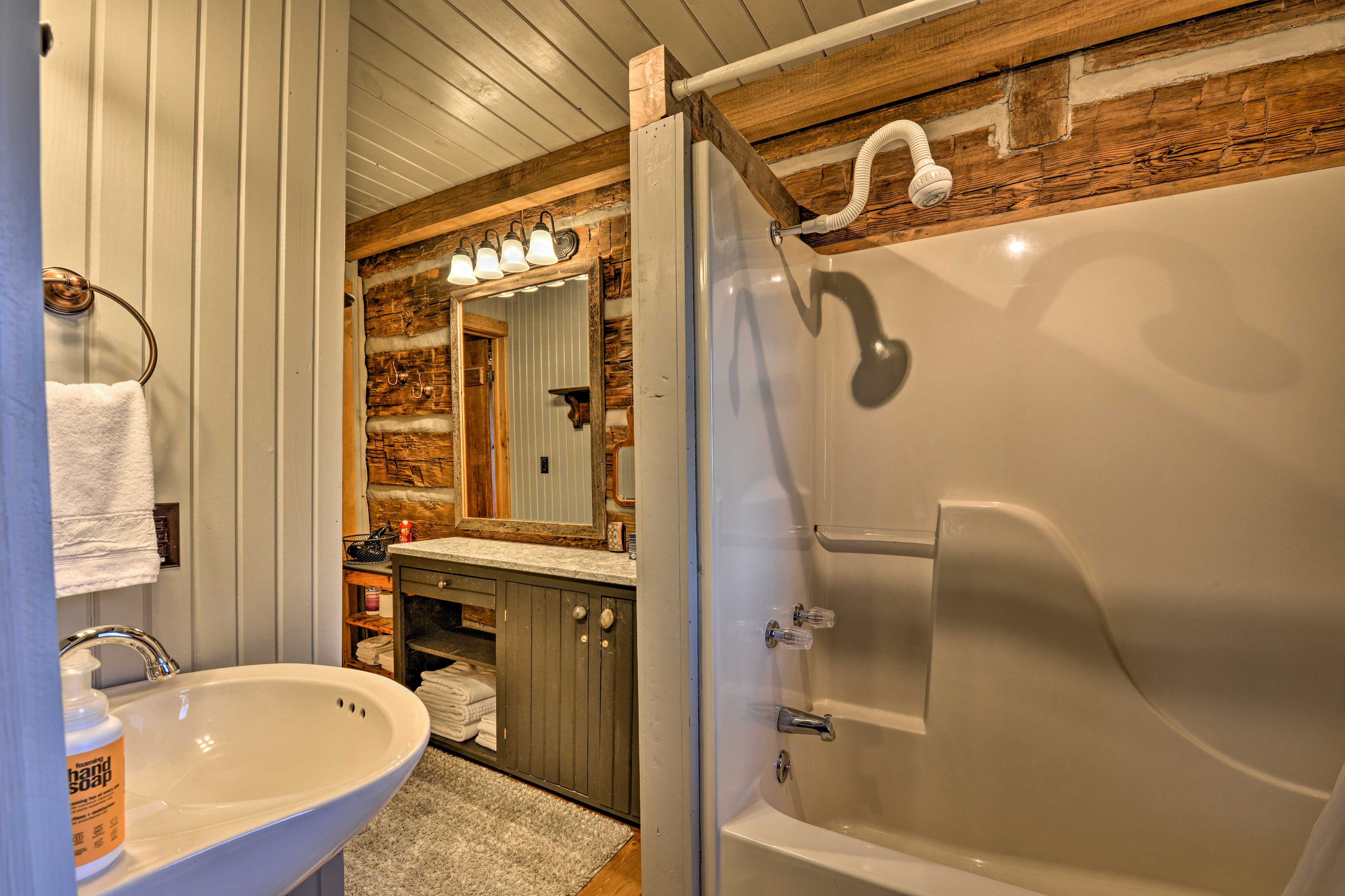 En-Suite Bathroom | Complimentary Toiletries
