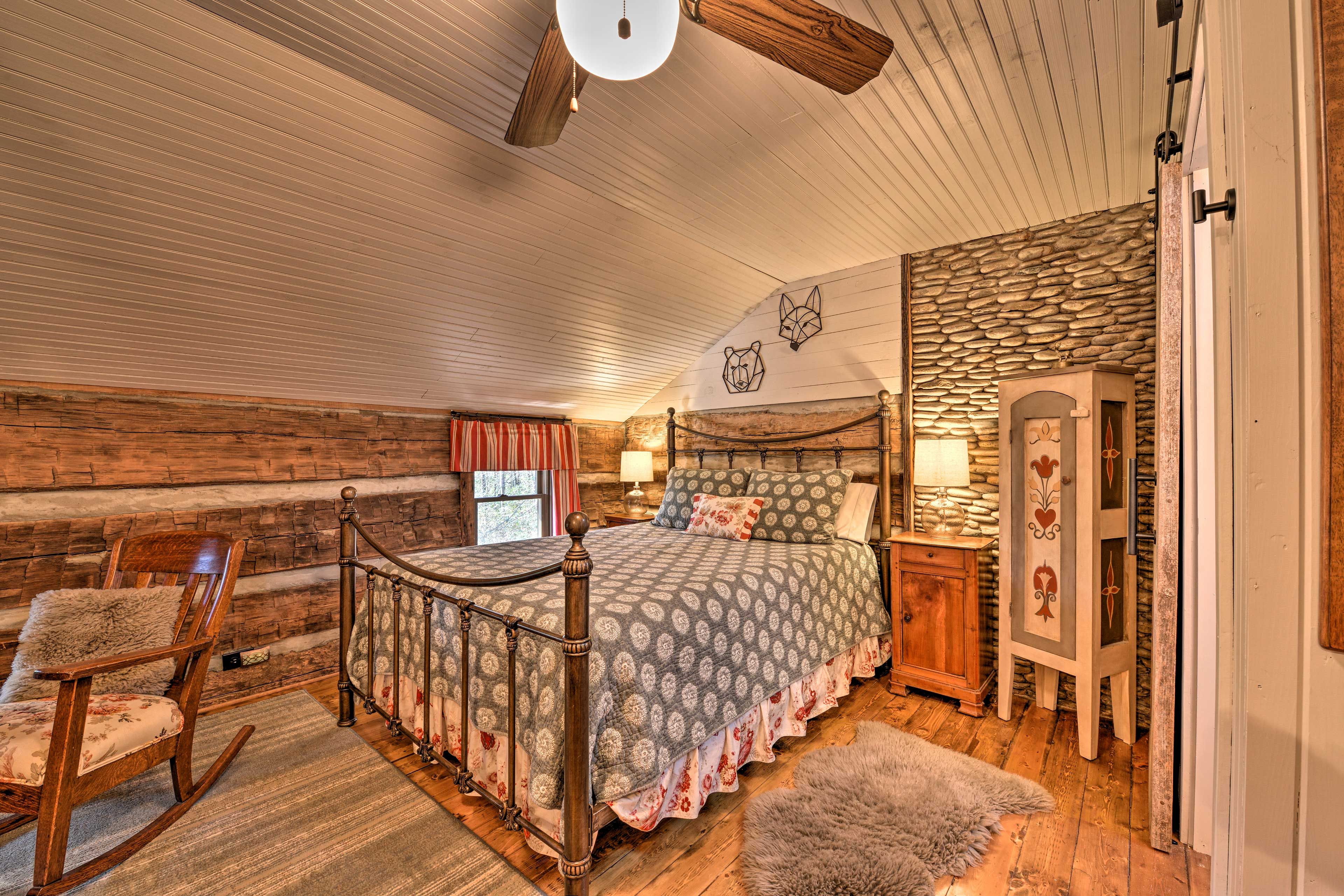 Bedroom 2 | Queen Bed | Linens Provided