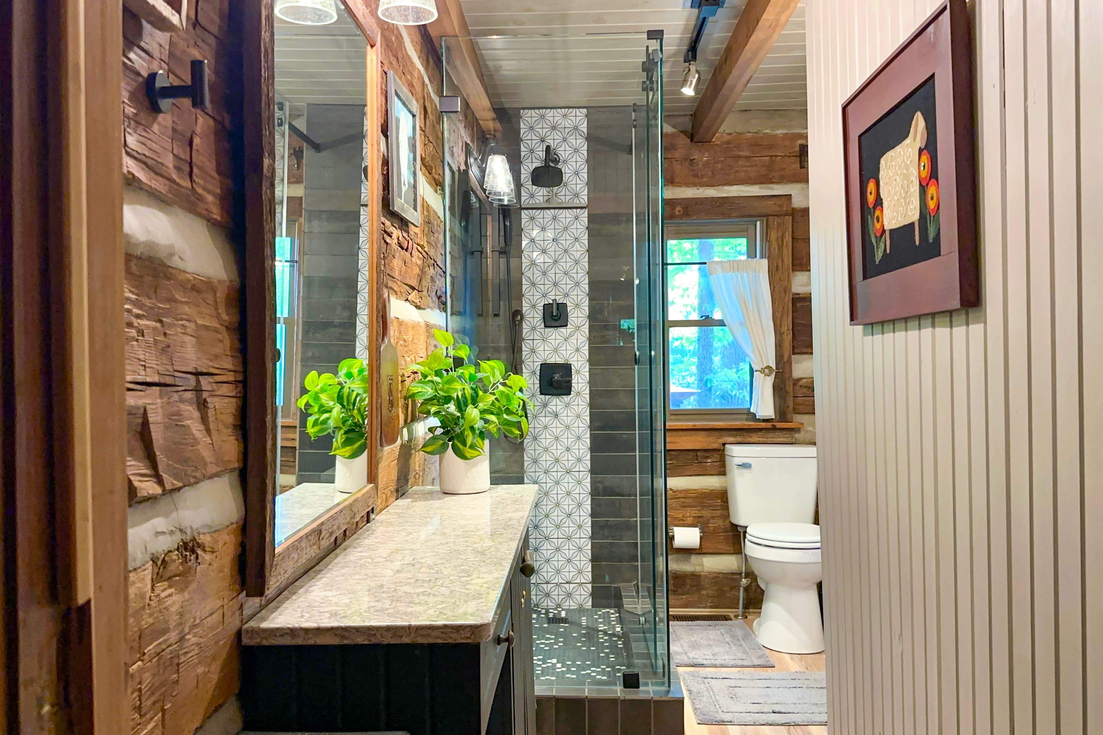 En-Suite Bathroom | Complimentary Toiletries
