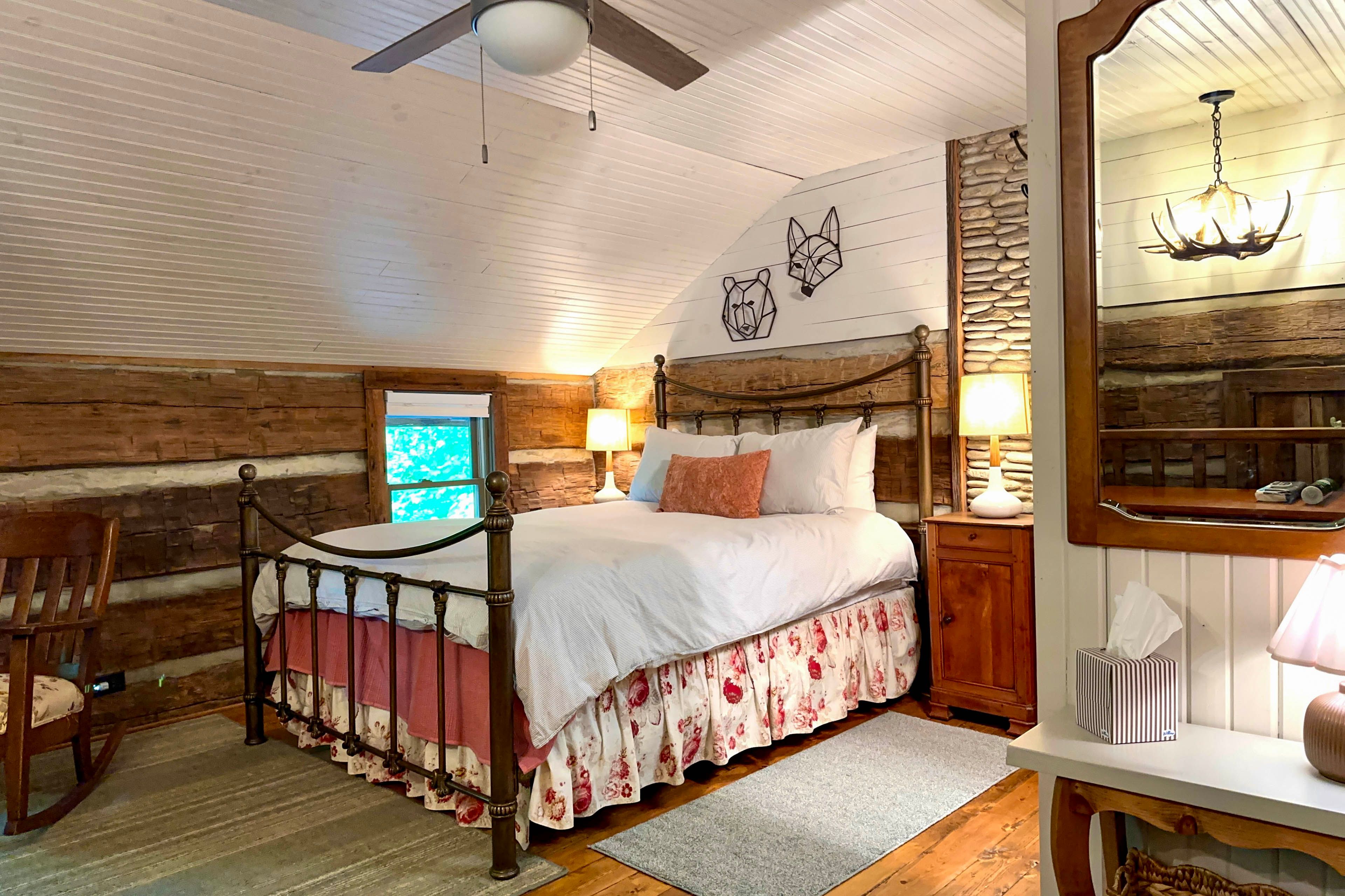 Bedroom 2 | Queen Bed | Linens Provided