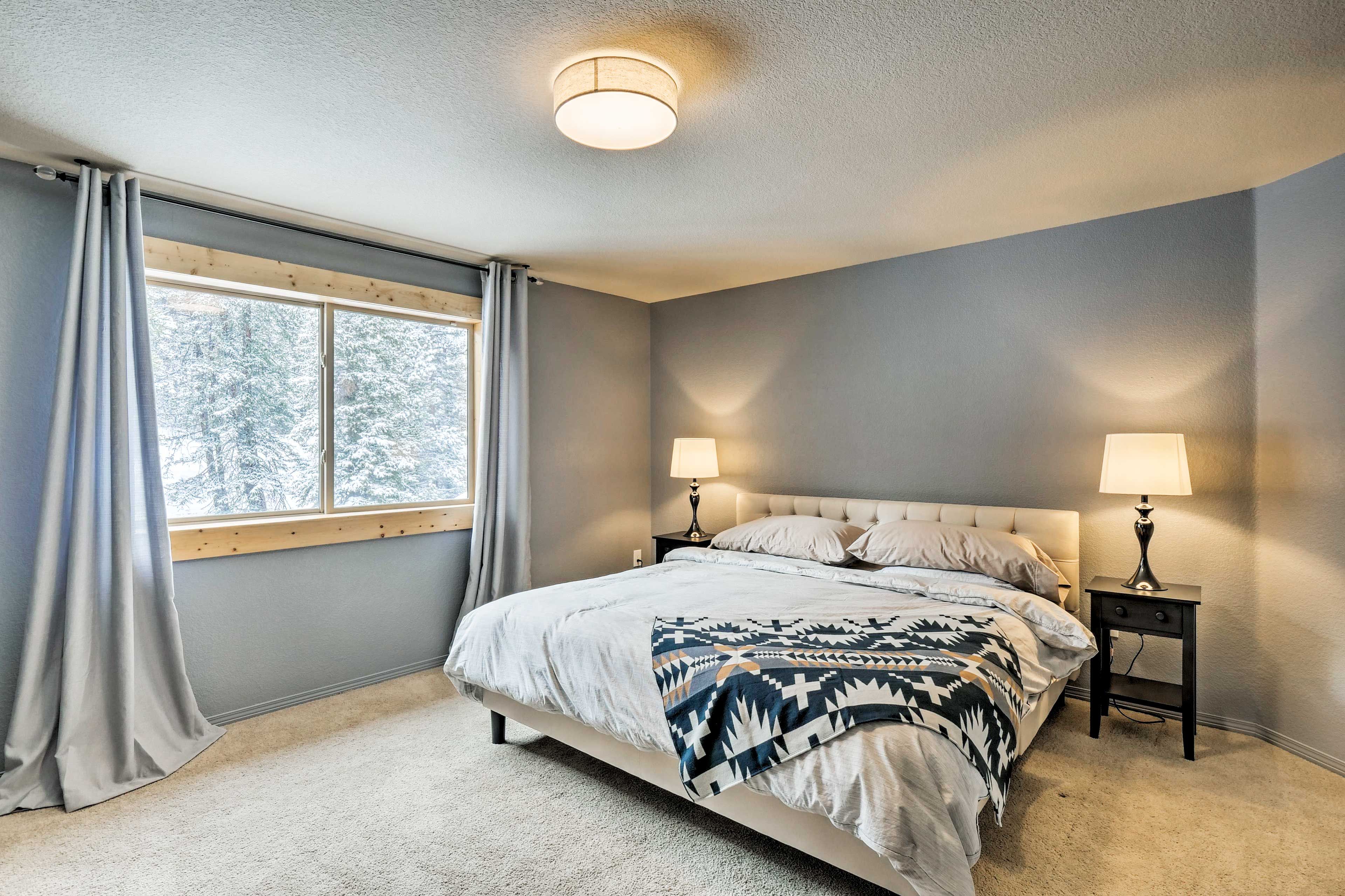 Bedroom 2 | King Bed | Linens Provided