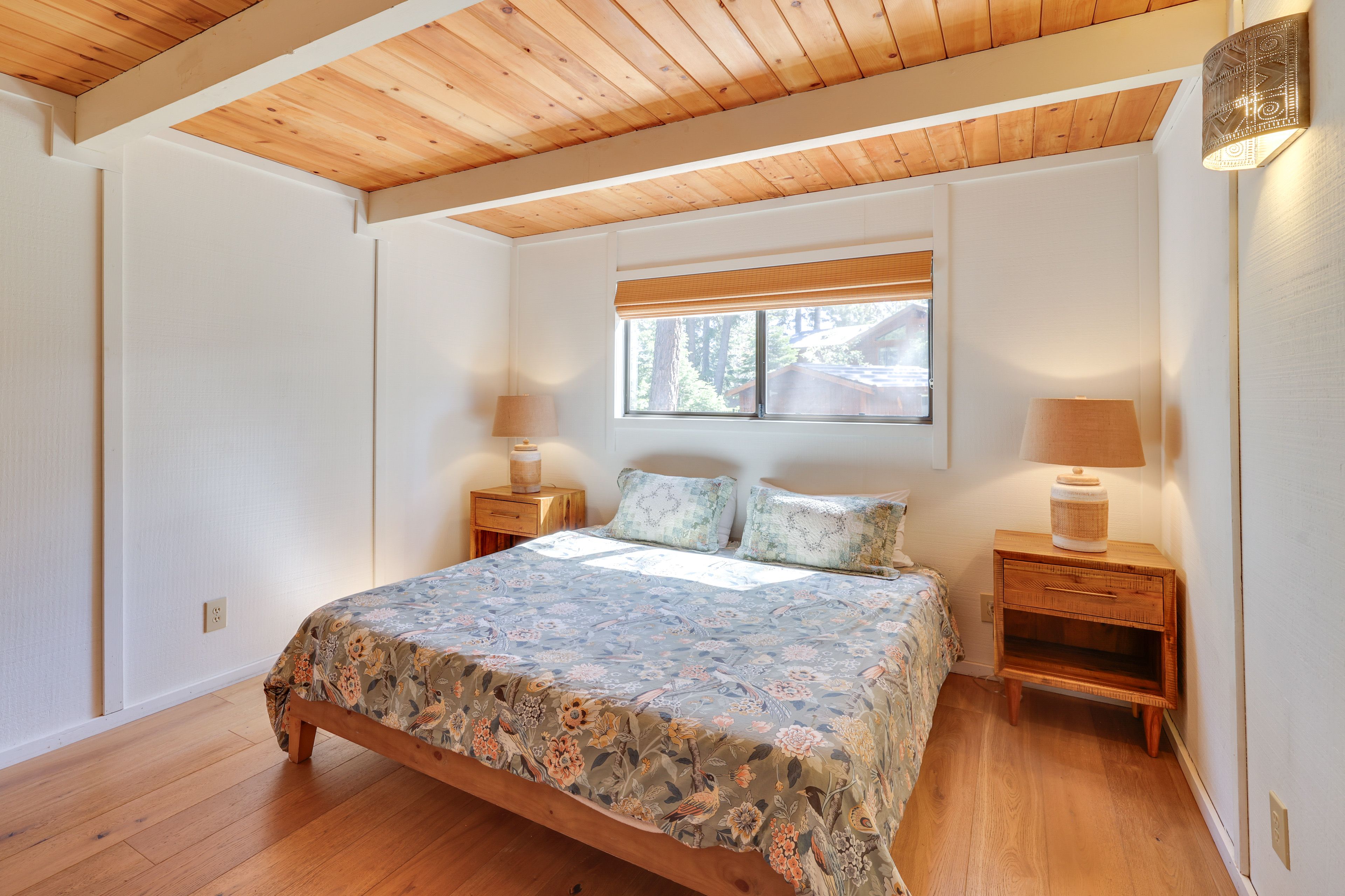 Bedroom 2 | King Bed