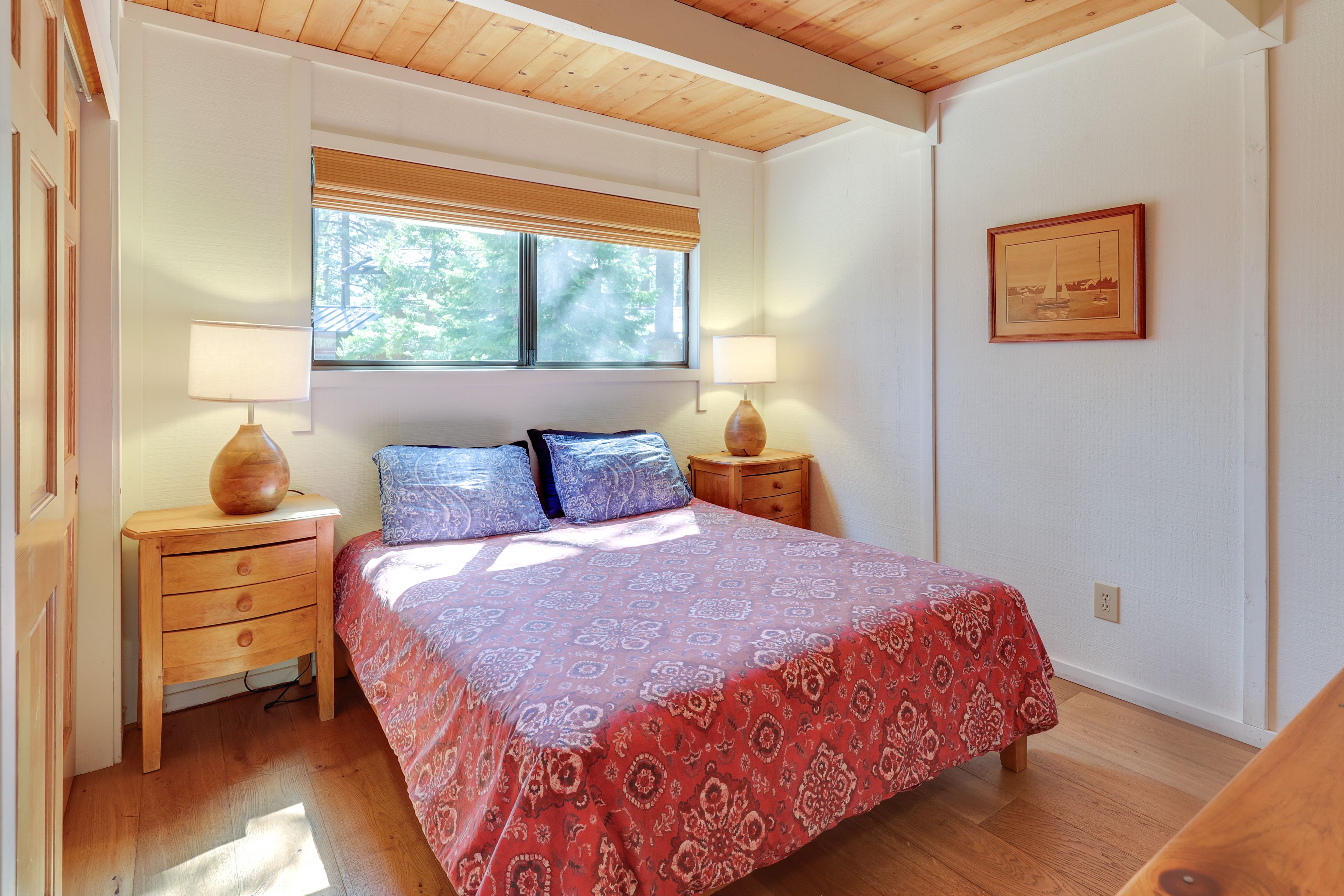 Bedroom 1 | Queen Bed