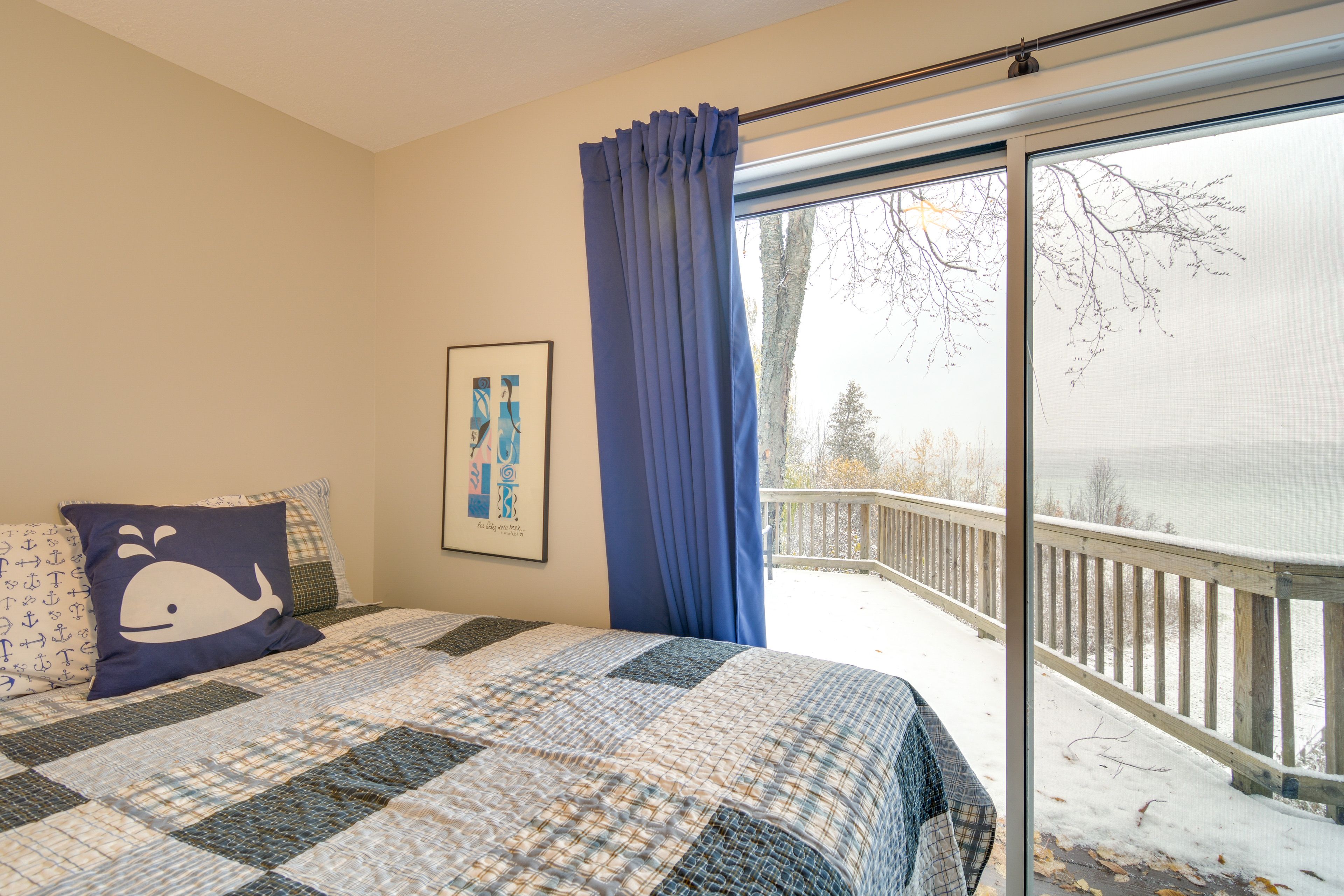 Bedroom 2 | Queen Bed