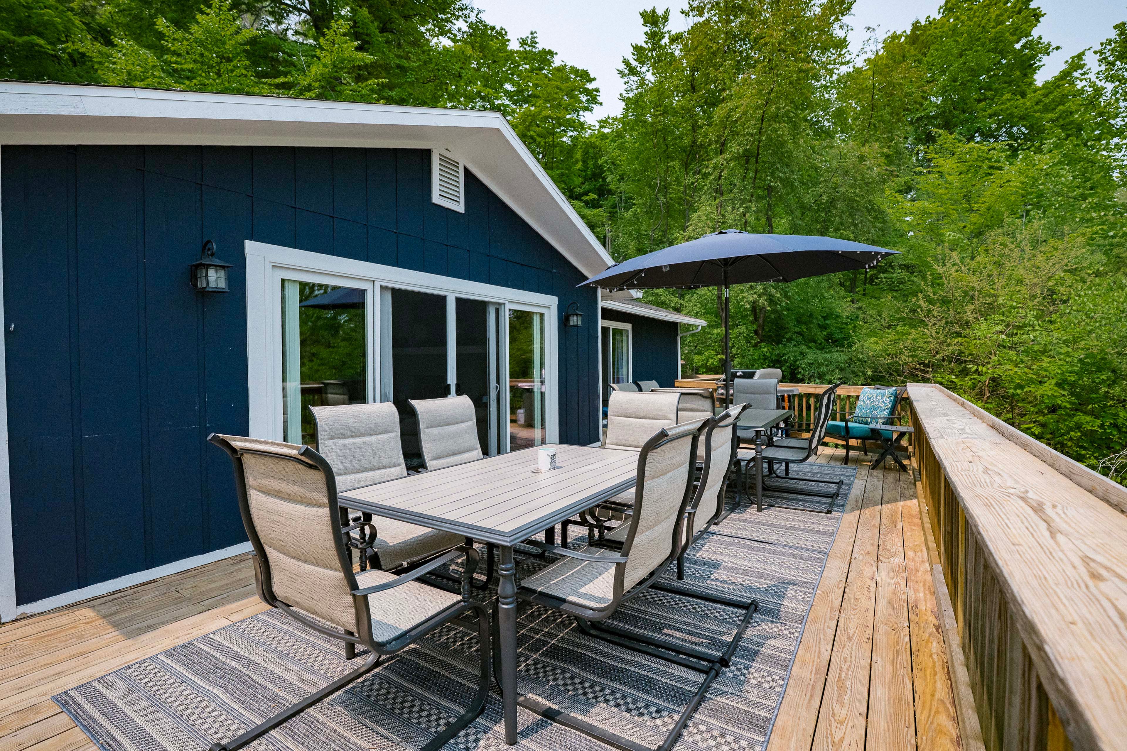 Private Deck | Outdoor Dining Area