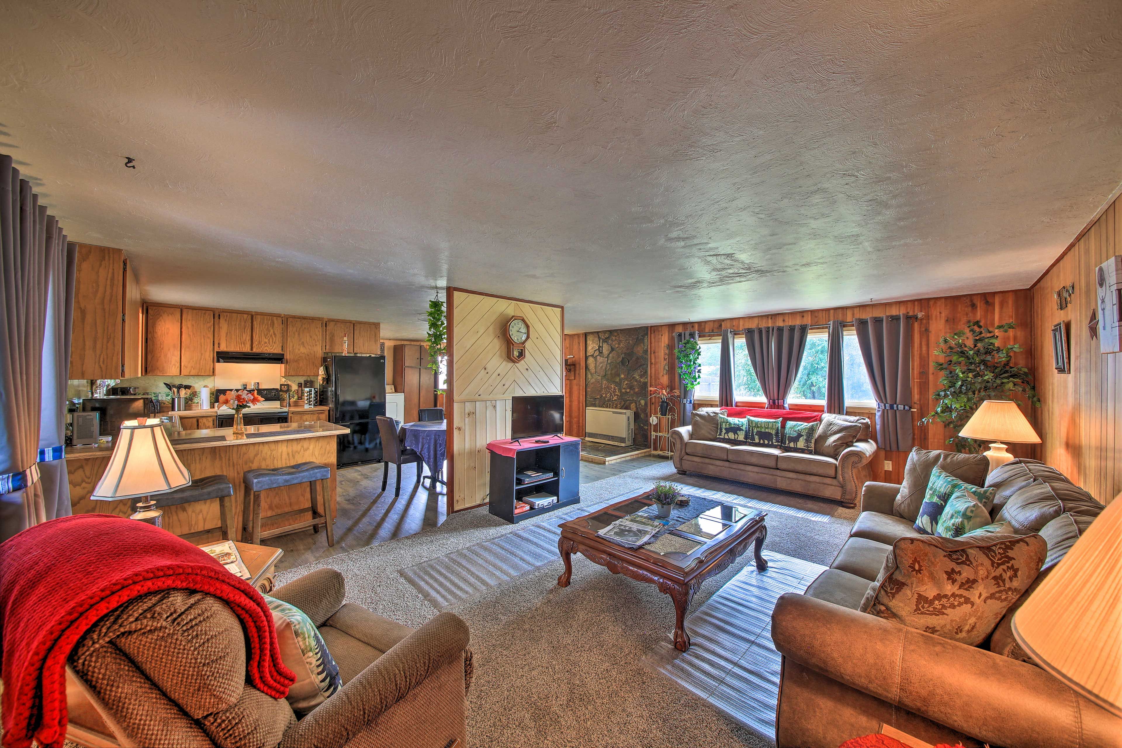 Living Area | TV