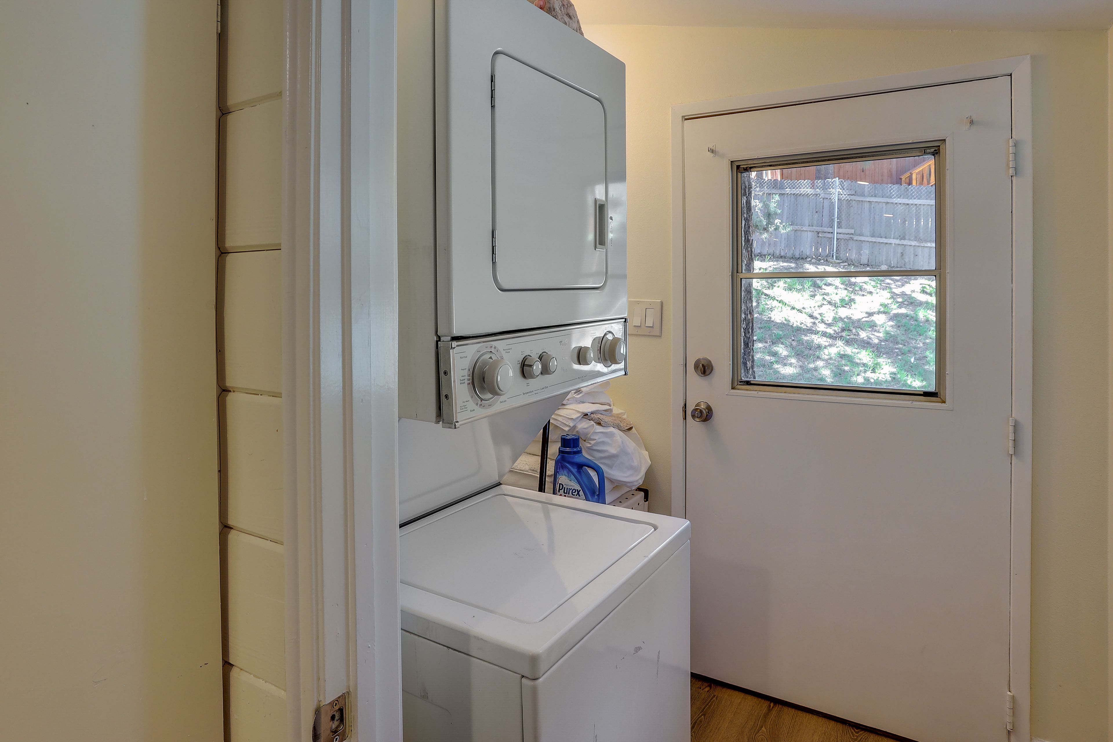 Washer & Dryer | Linens Provided