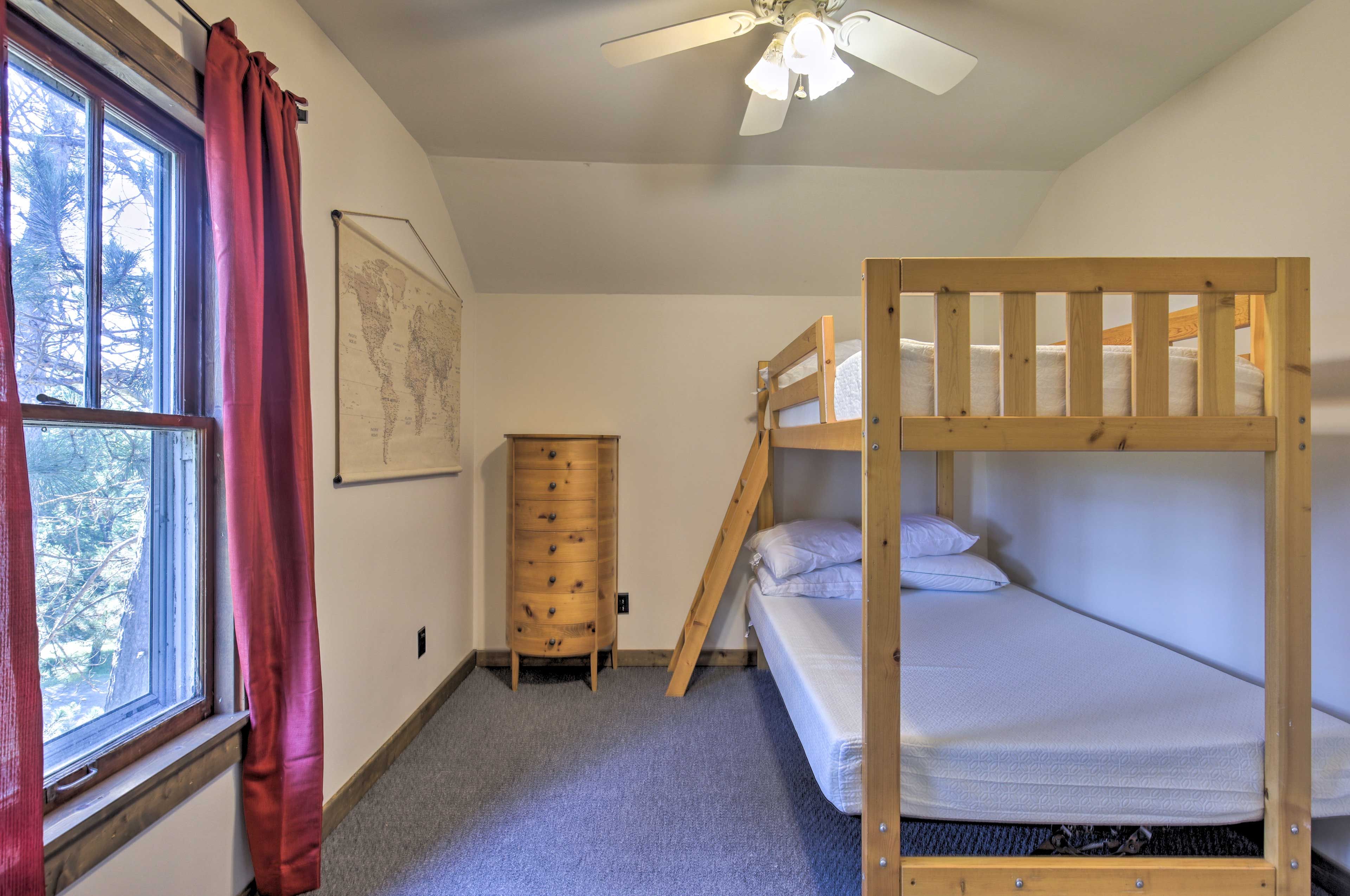 Bedroom 3 | Twin/Full Bunk Bed | 2nd Floor